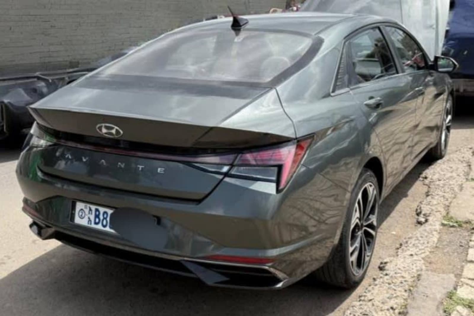 2021 Hyundai Avante — photo 2