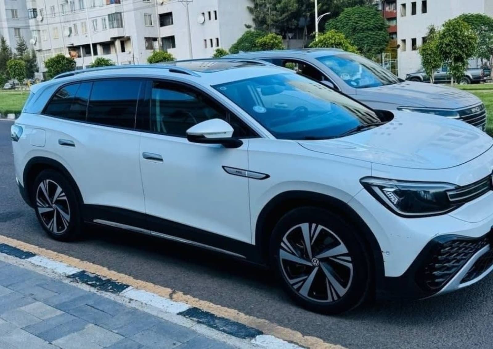 2023 Volkswagen ID.6 Crozz Pro — photo 2