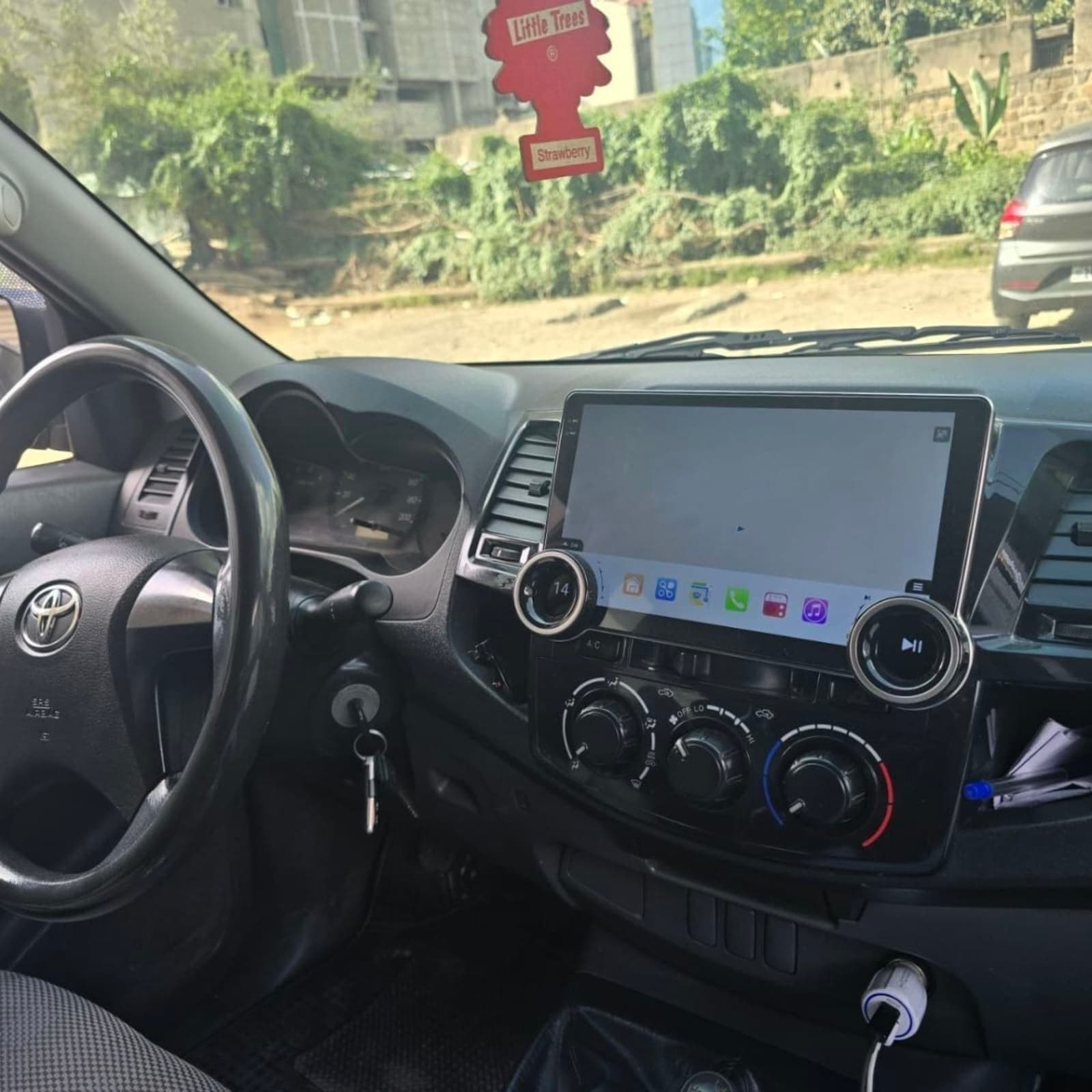 2012 Toyota Hilux Double Cab — photo 2
