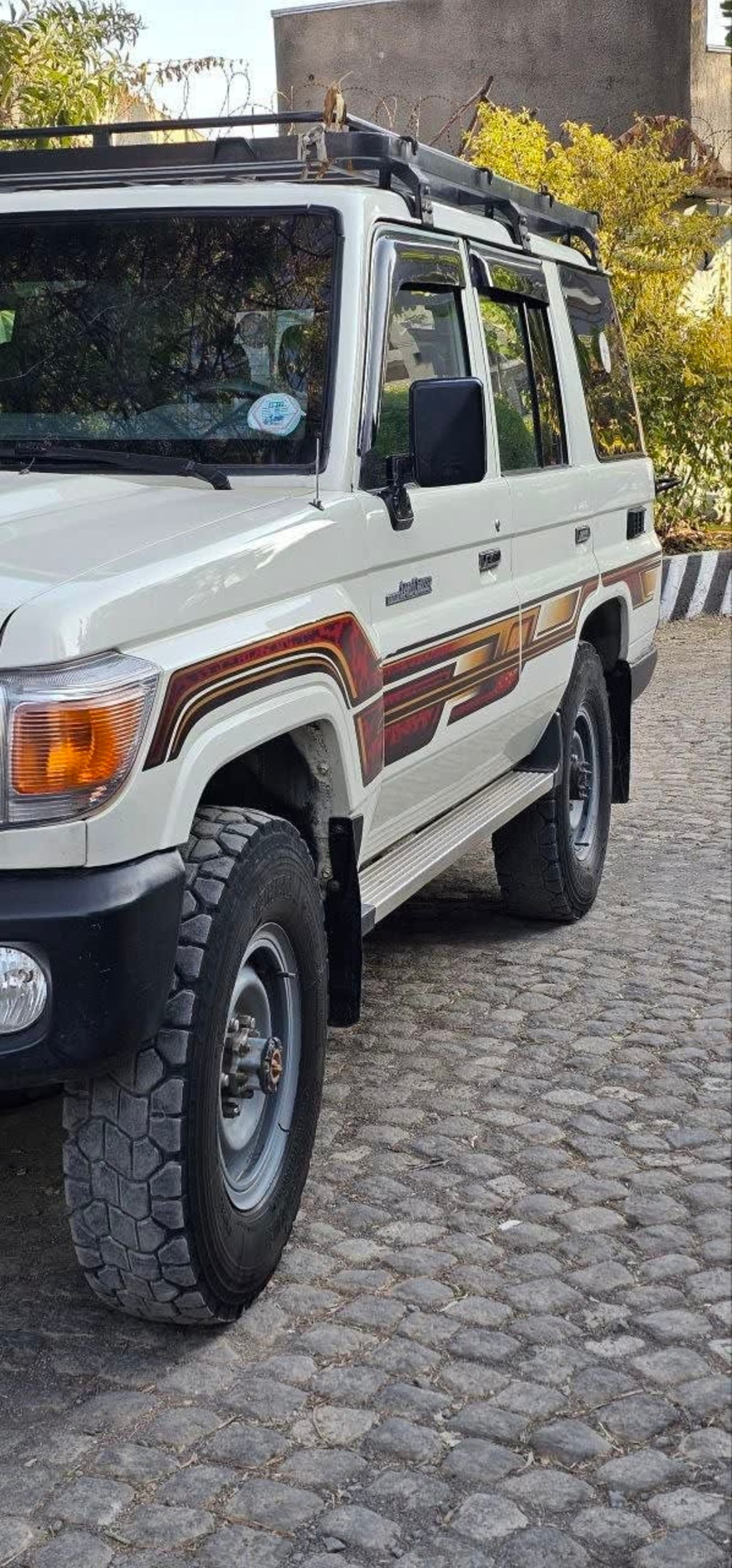 2014 Toyota LandCruiser Mark II — photo 4