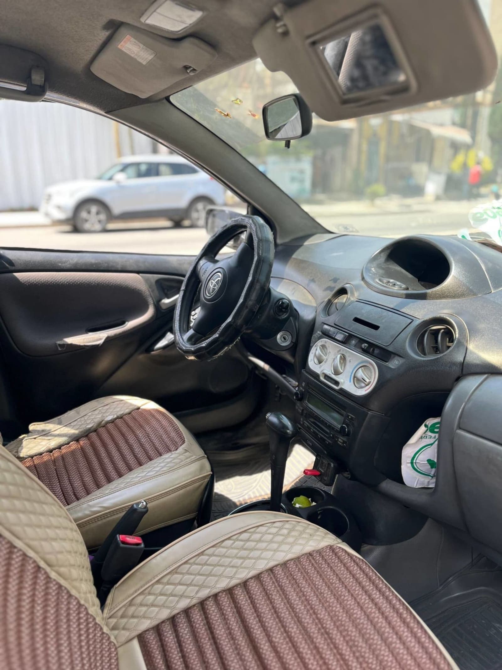 2004 Toyota Vitz — photo 3
