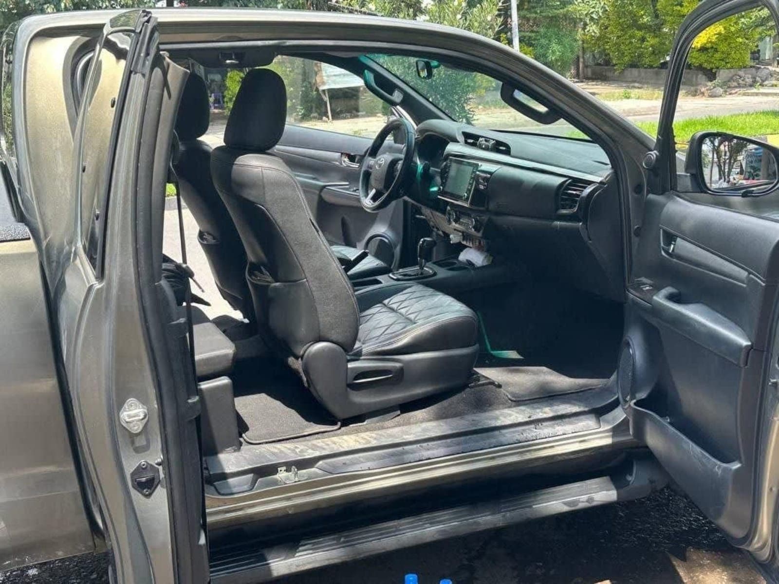 2021 Toyota Invincible King Cab