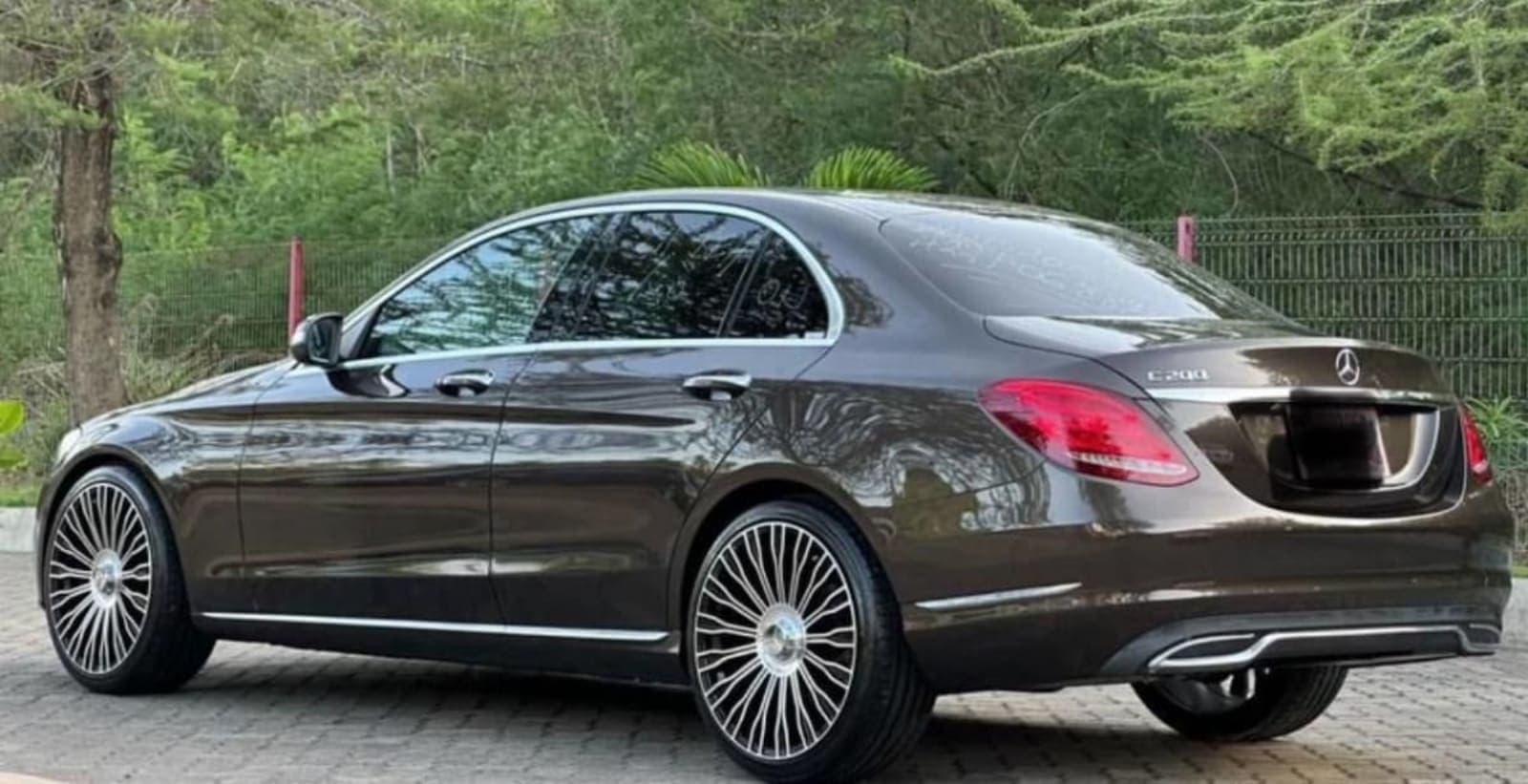 2017 MERCEDES-BENZ C200