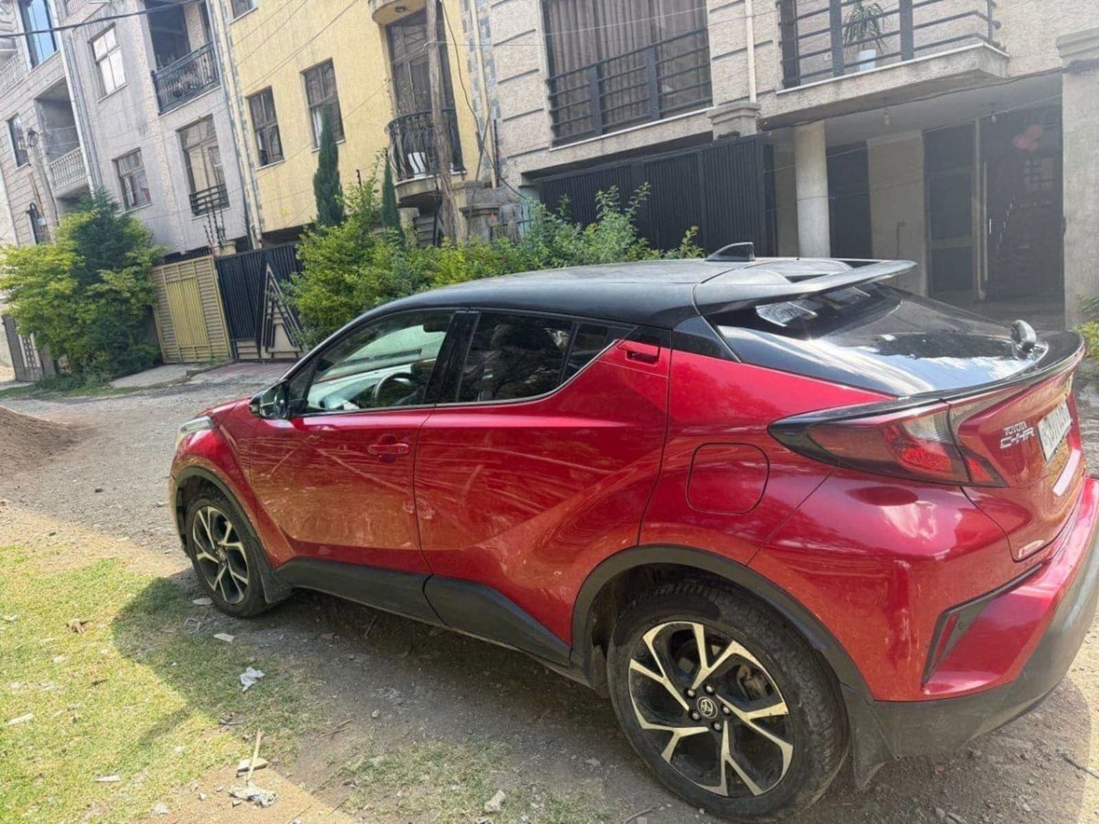 2020 Toyota CHR โ photo 2