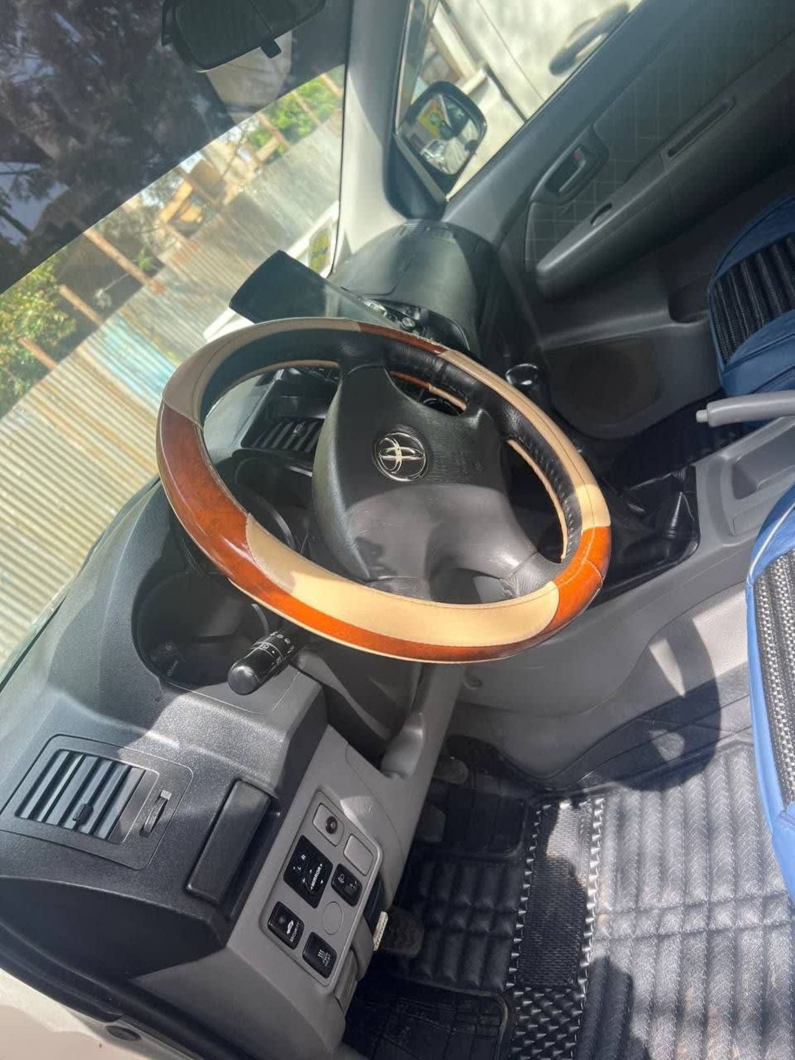 2008 Toyota Hilux King-cab โ photo 3