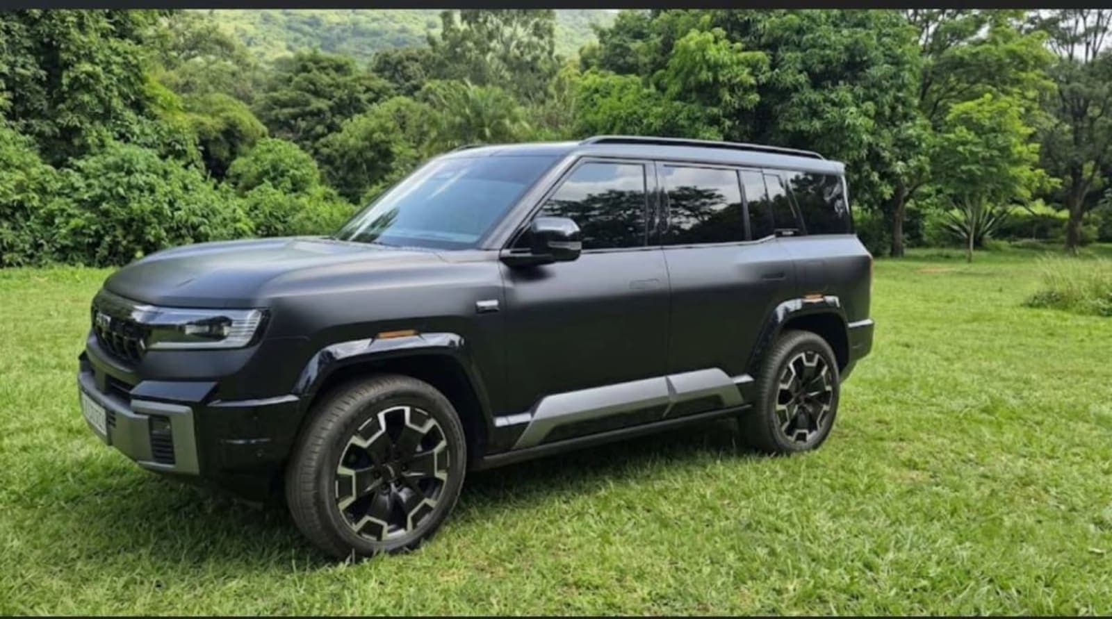 2025 BYD Leopard 8 SUV — photo 1