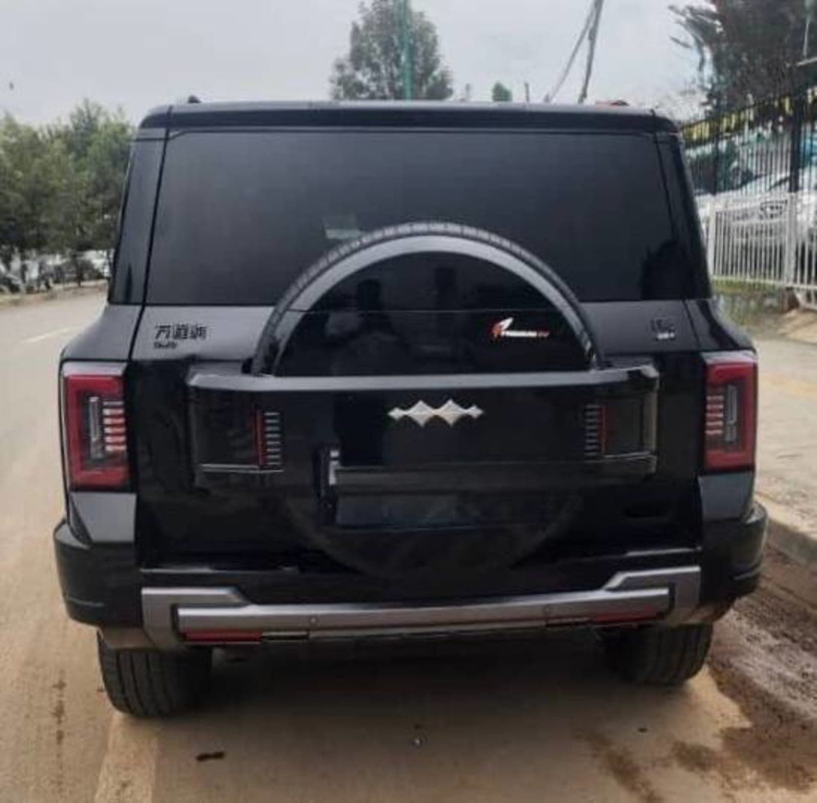 2025 BYD Leopard 8 SUV — photo 3