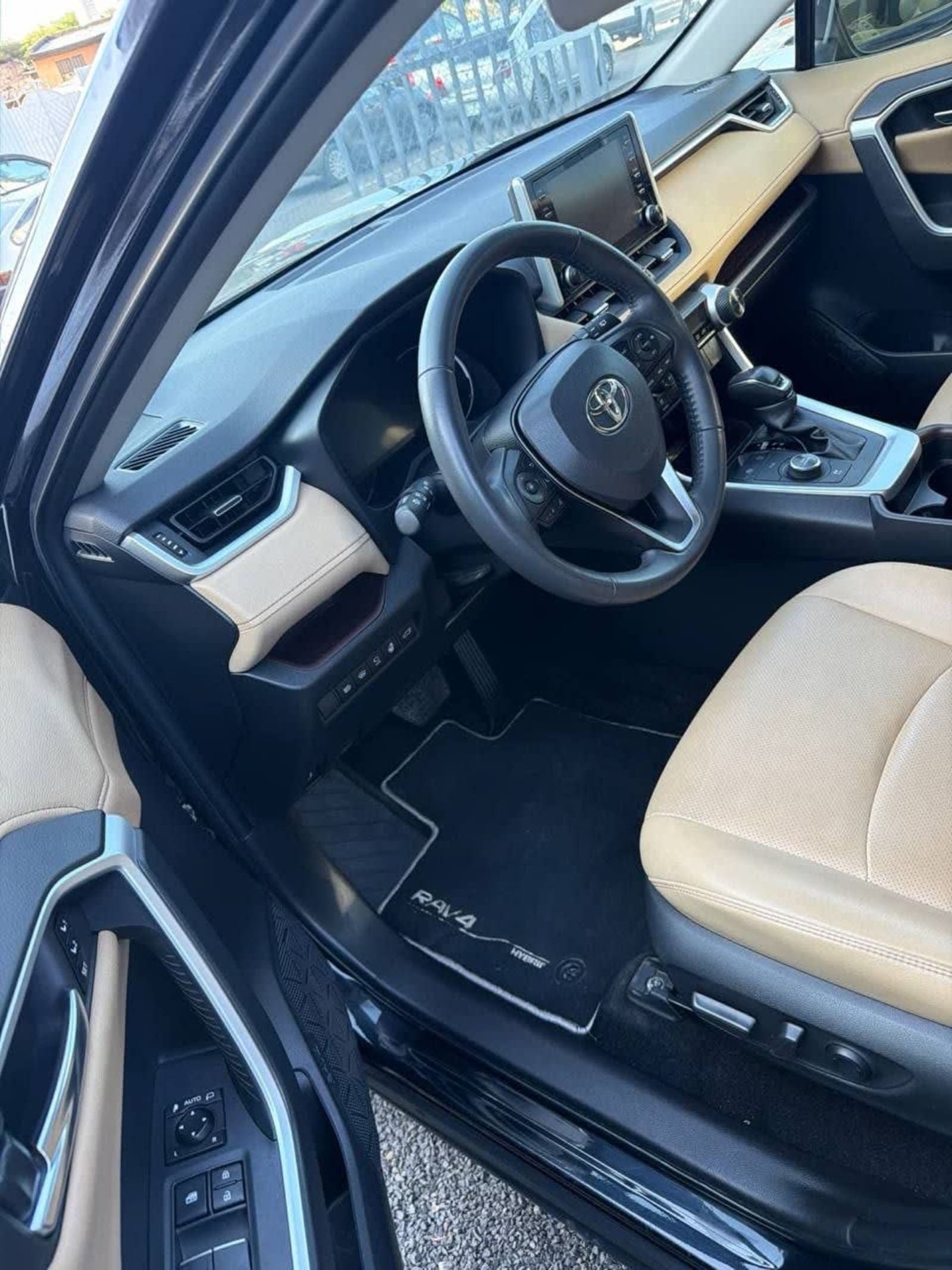 2023 Toyota Rav4 Hybrid — photo 4