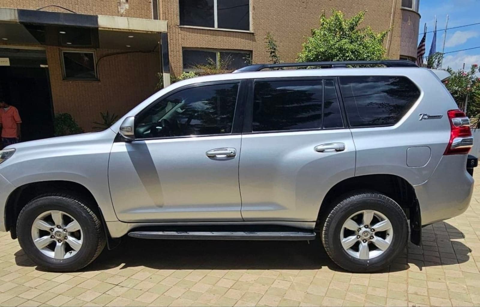 2015 Toyota Land Cruiser Prado — photo 6