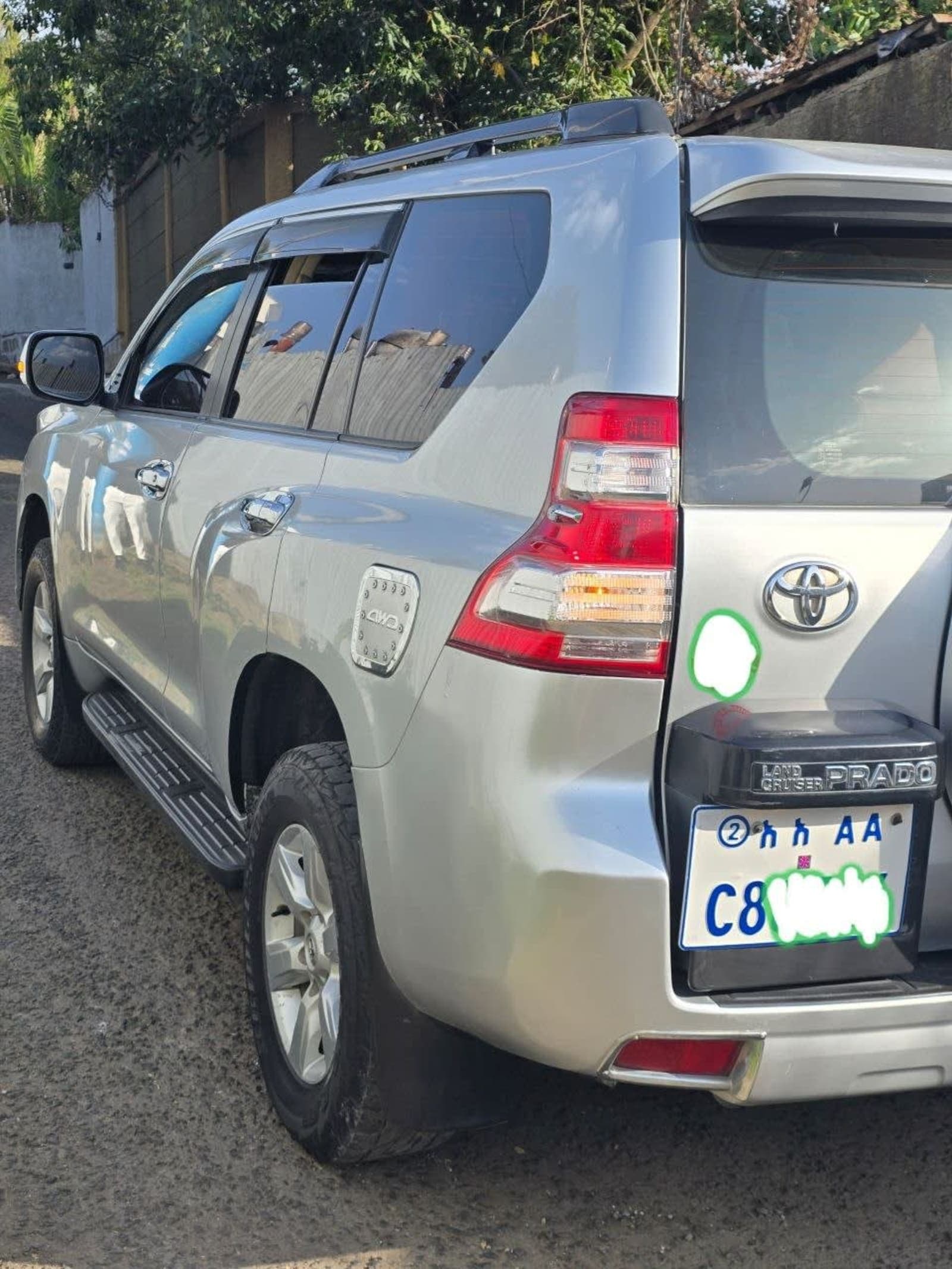 2014 Toyota Landcruiser Prado — photo 4
