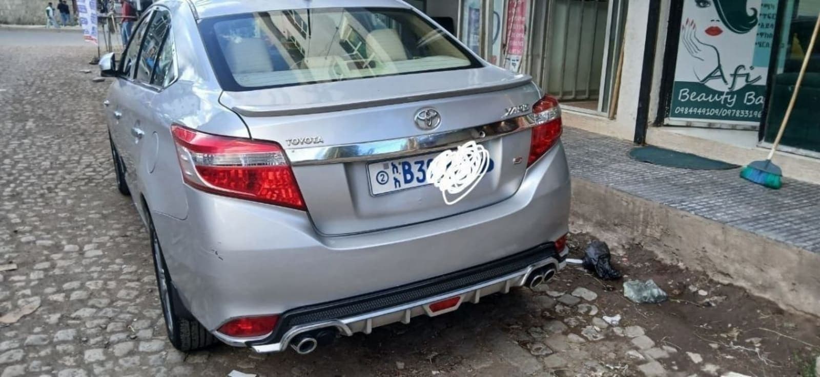2015 Toyota Yaris — photo 2