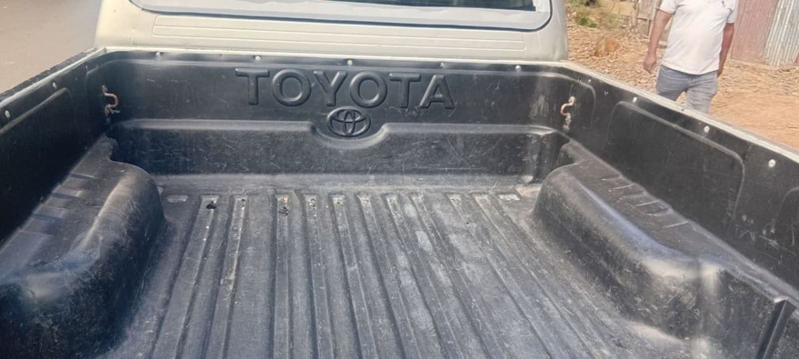 2007 TOYOTA HILUX king-cab — photo 2