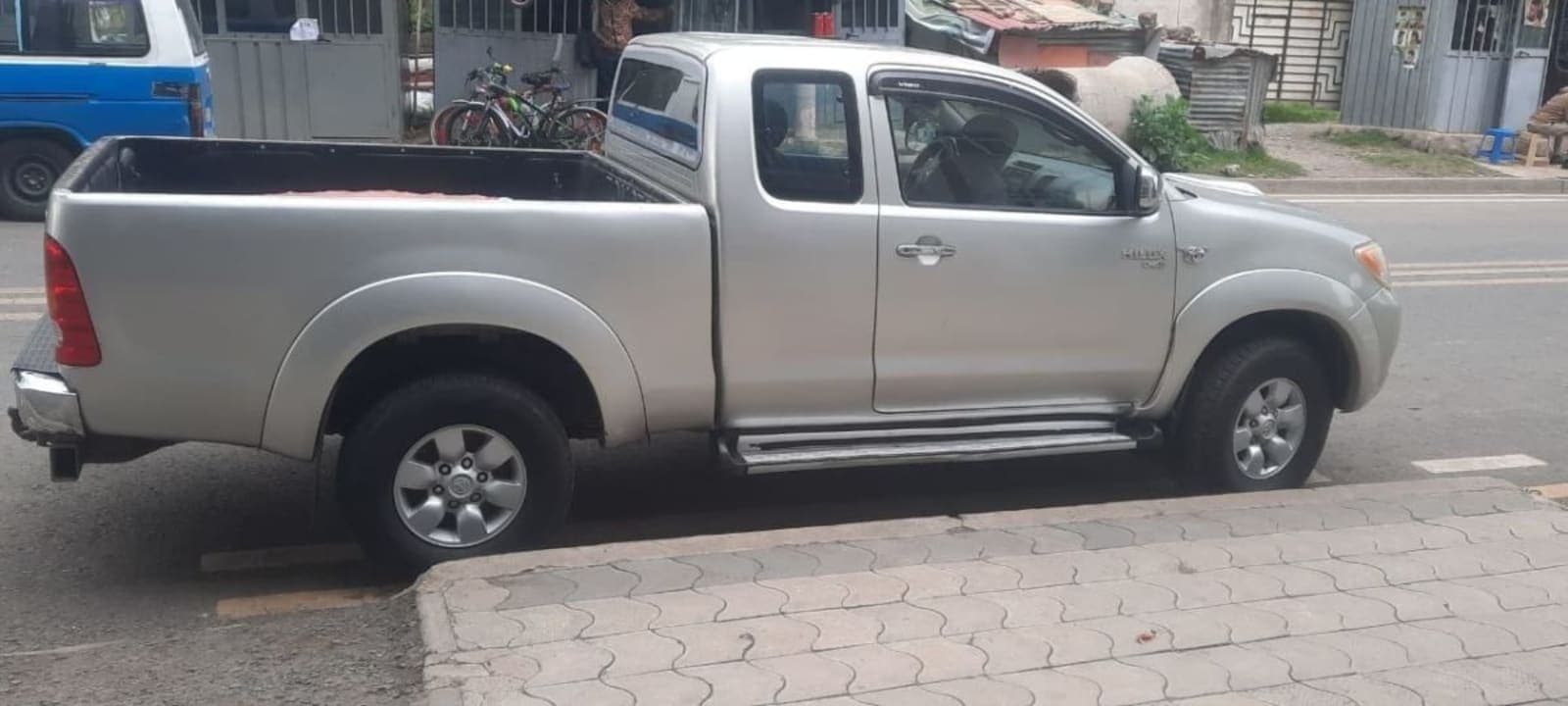 2007 TOYOTA HILUX king-cab — photo 3