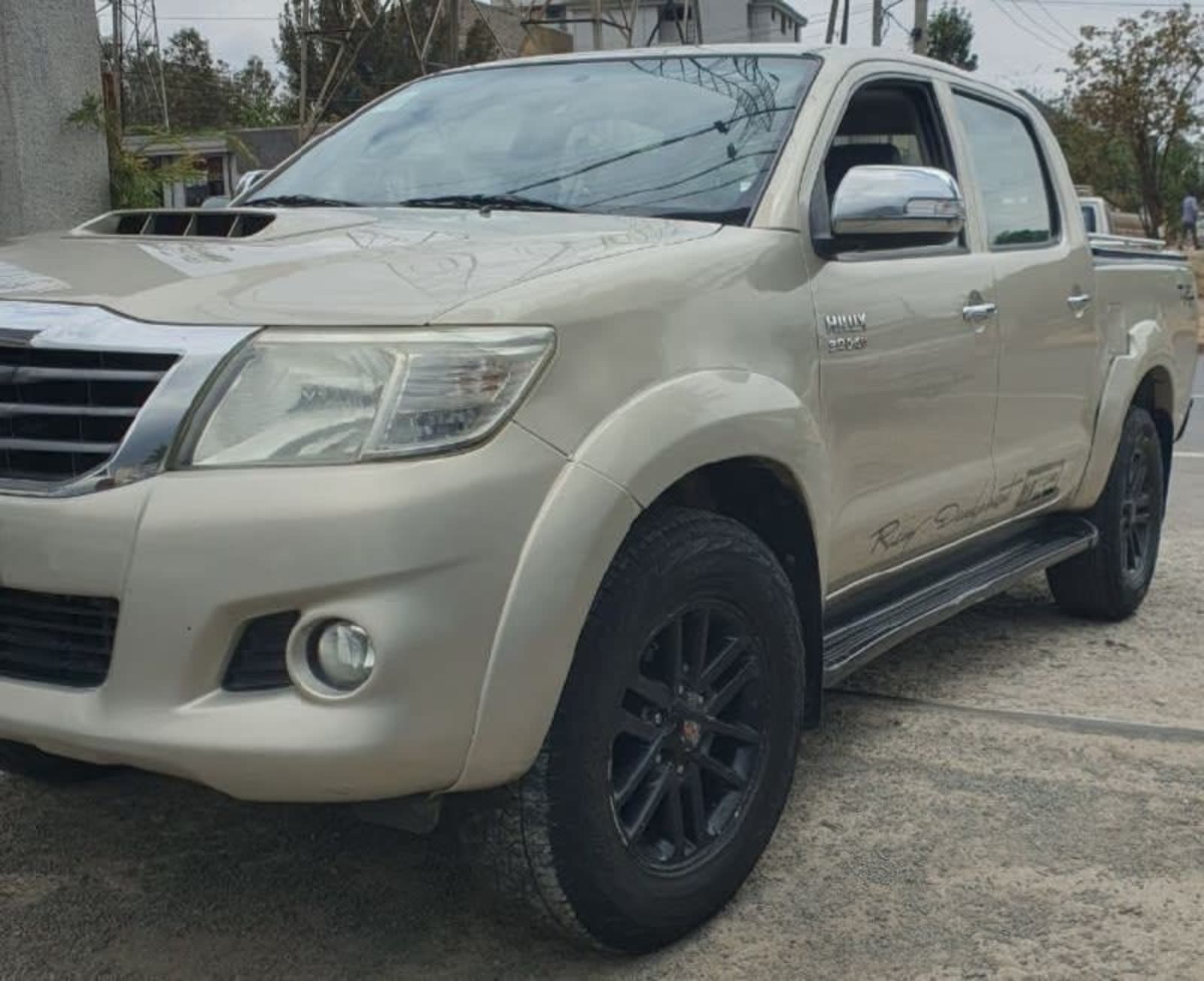 2016 TOYOTA HILUX Double-Cab โ photo 4