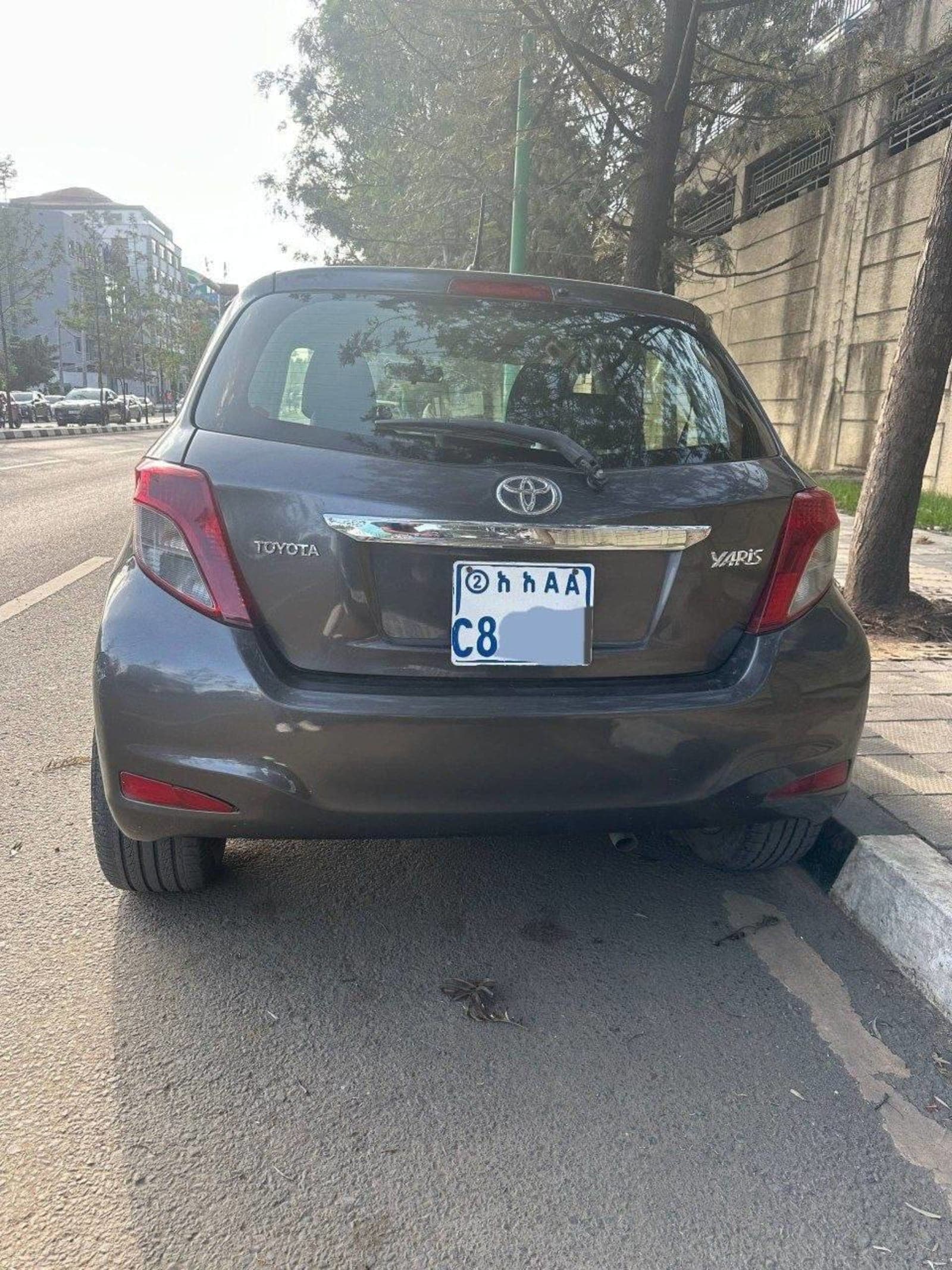 2012 Toyota Yaris compact — photo 5