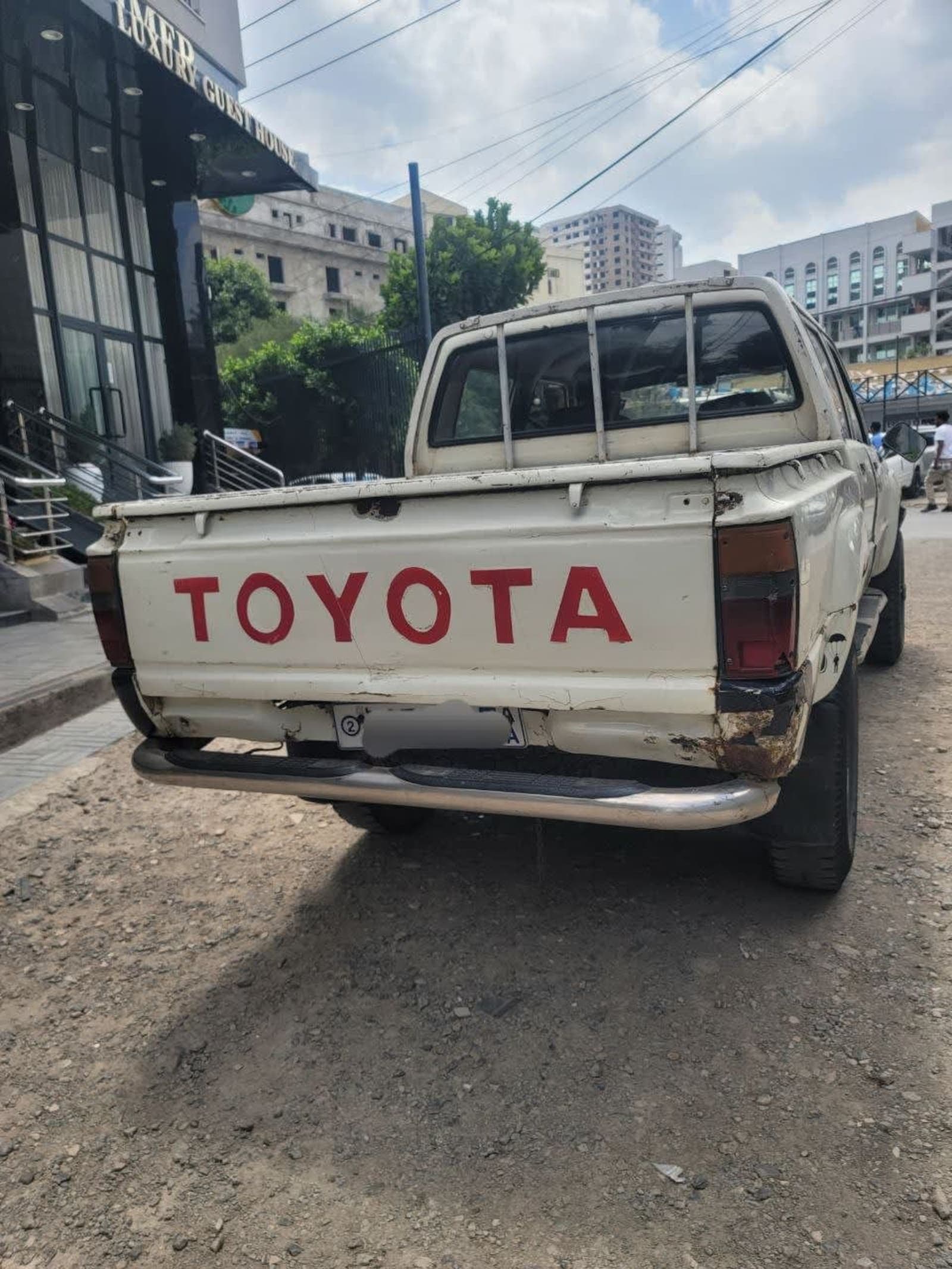 1987 Toyota 3Y Hilux Double Cab — photo 2