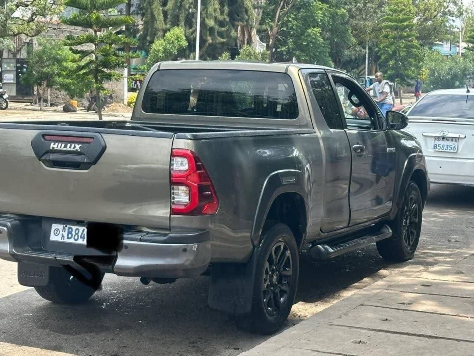 2021 Toyota Invincible King Cab