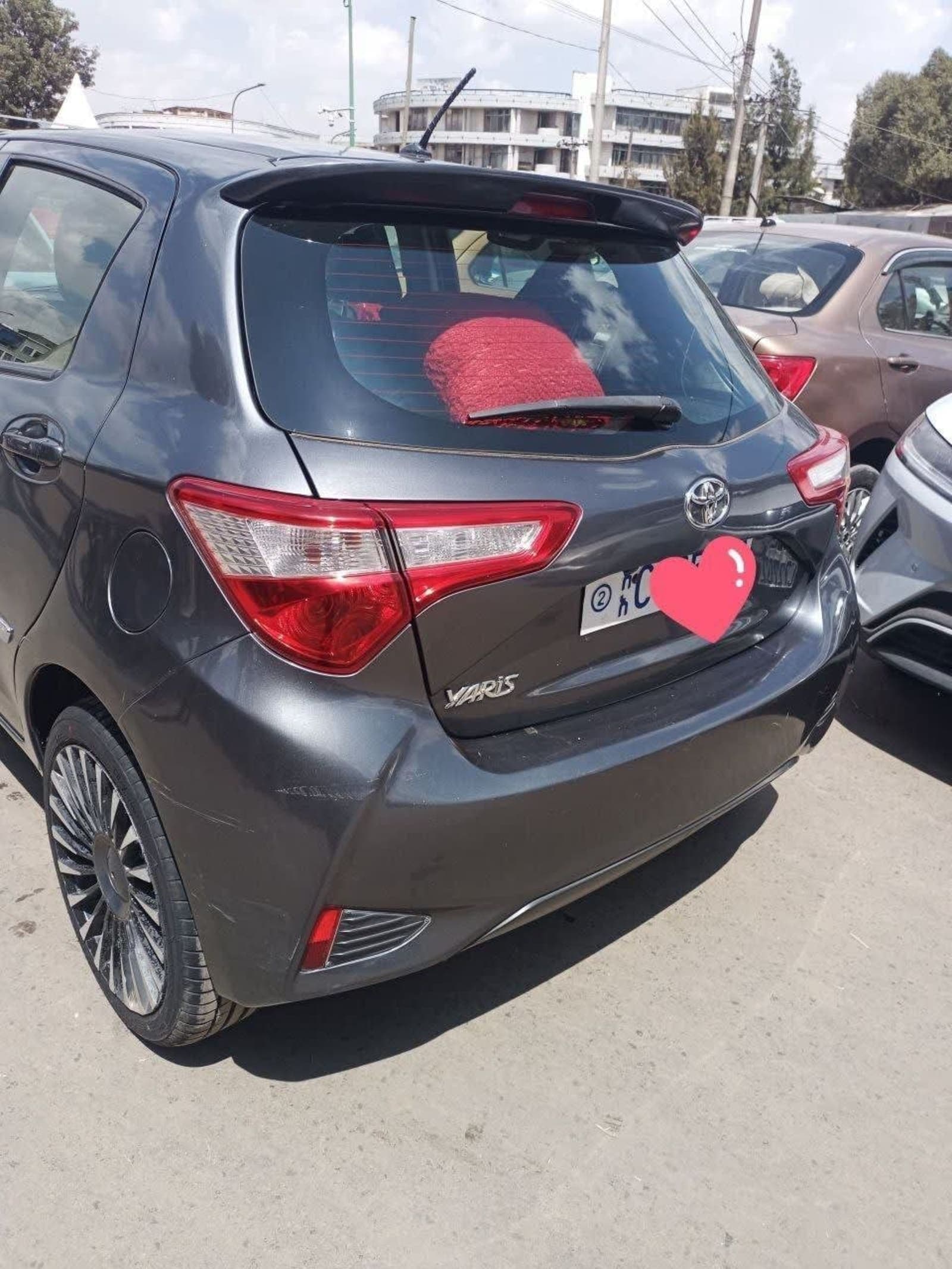 2020 Toyota Yaris Compact — photo 2