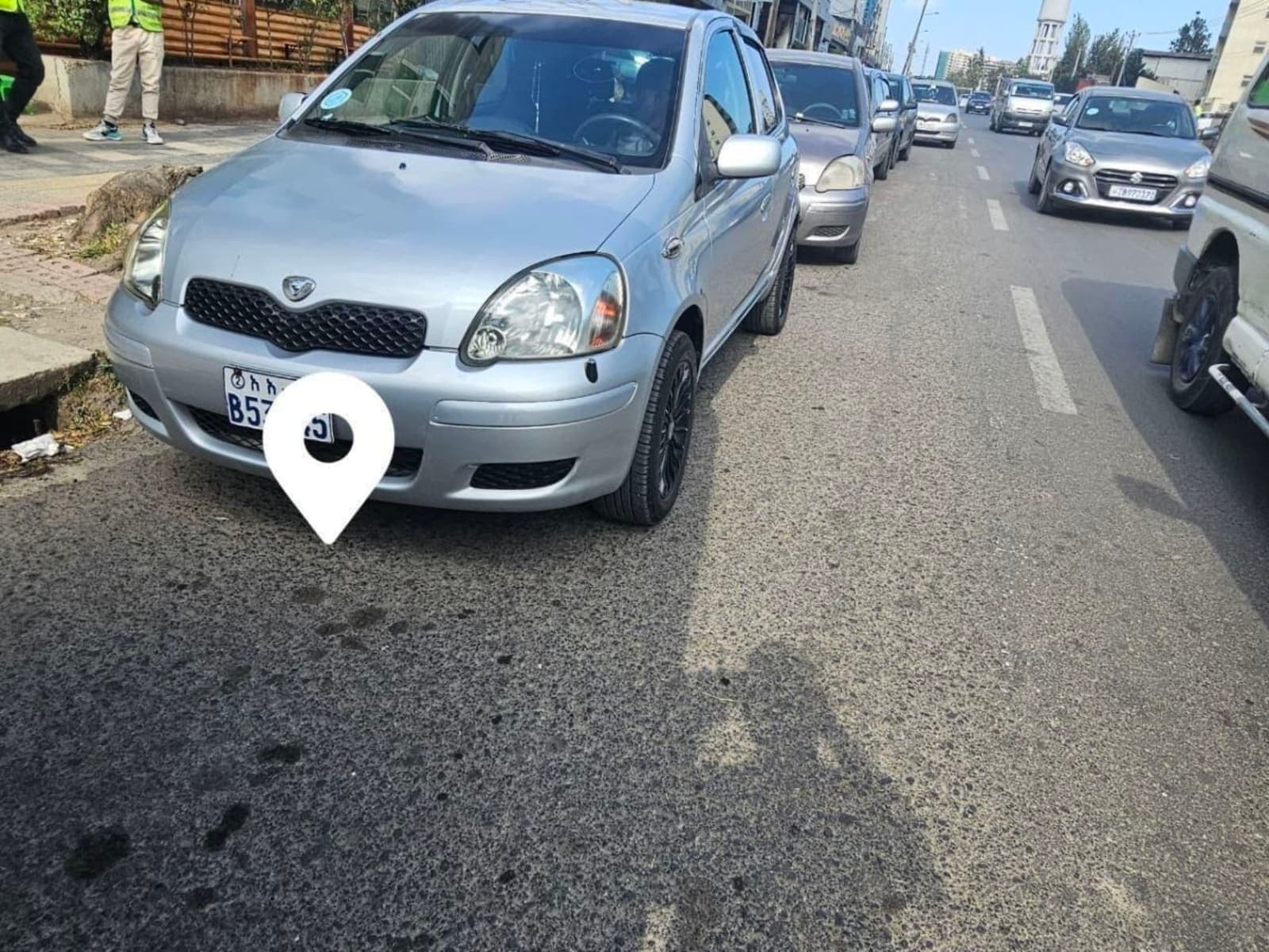 2004 Toyota Vitz — photo 1