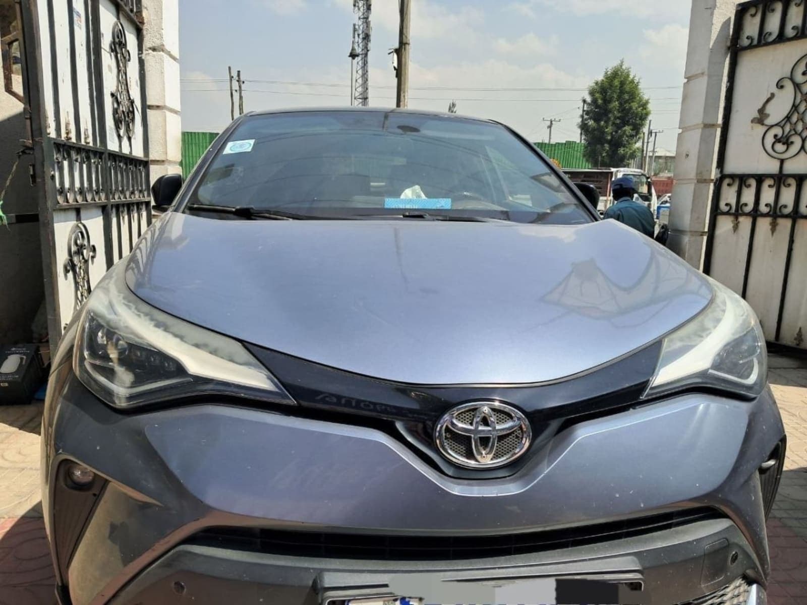 2021 Toyota CHR — photo 2