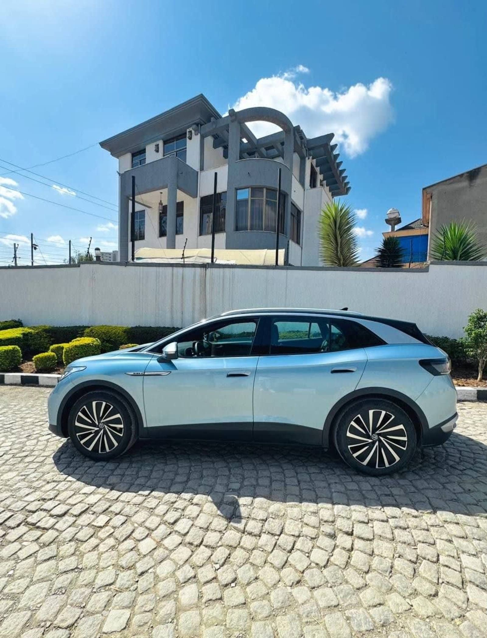 2022 Volkswagen ID.4 Crozz pure plus — photo 2