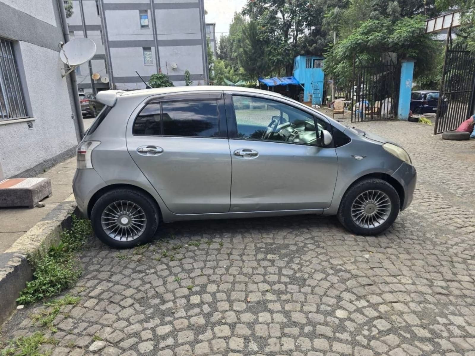 2007 Toyota Yaris Compakt — photo 3