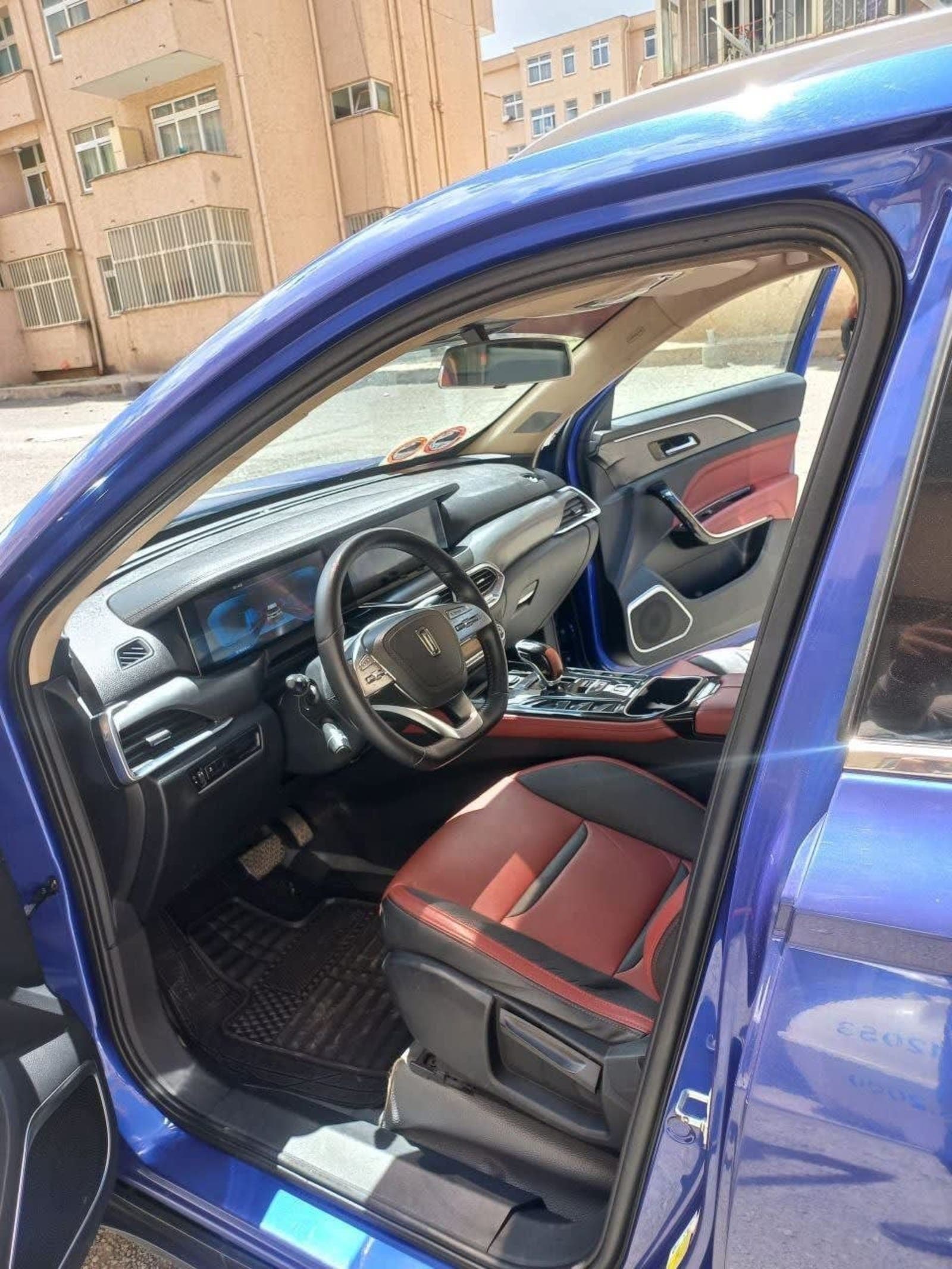 2022 FAW Bestune T77 — photo 4