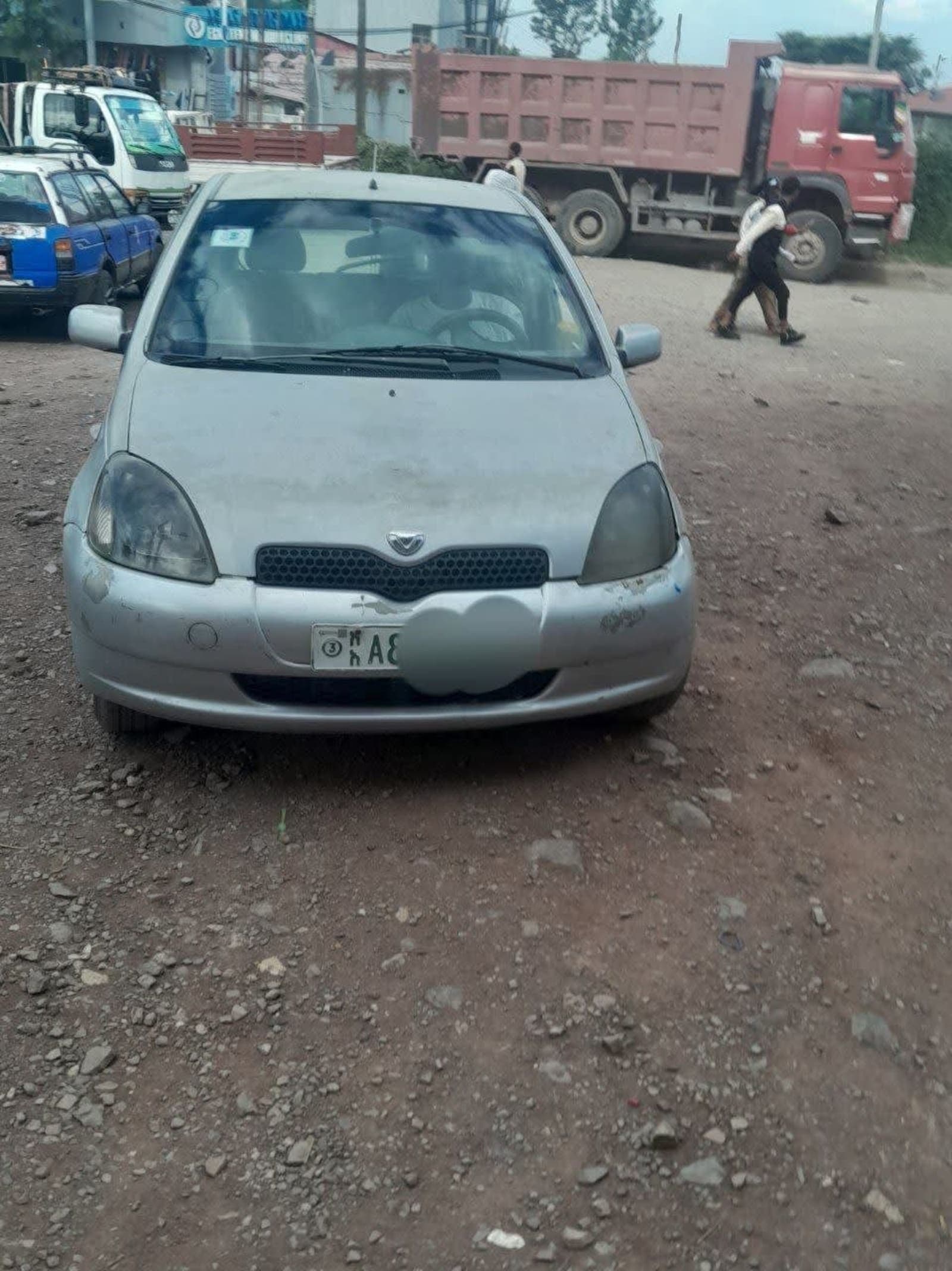 2001 Toyota Vitz — photo 5