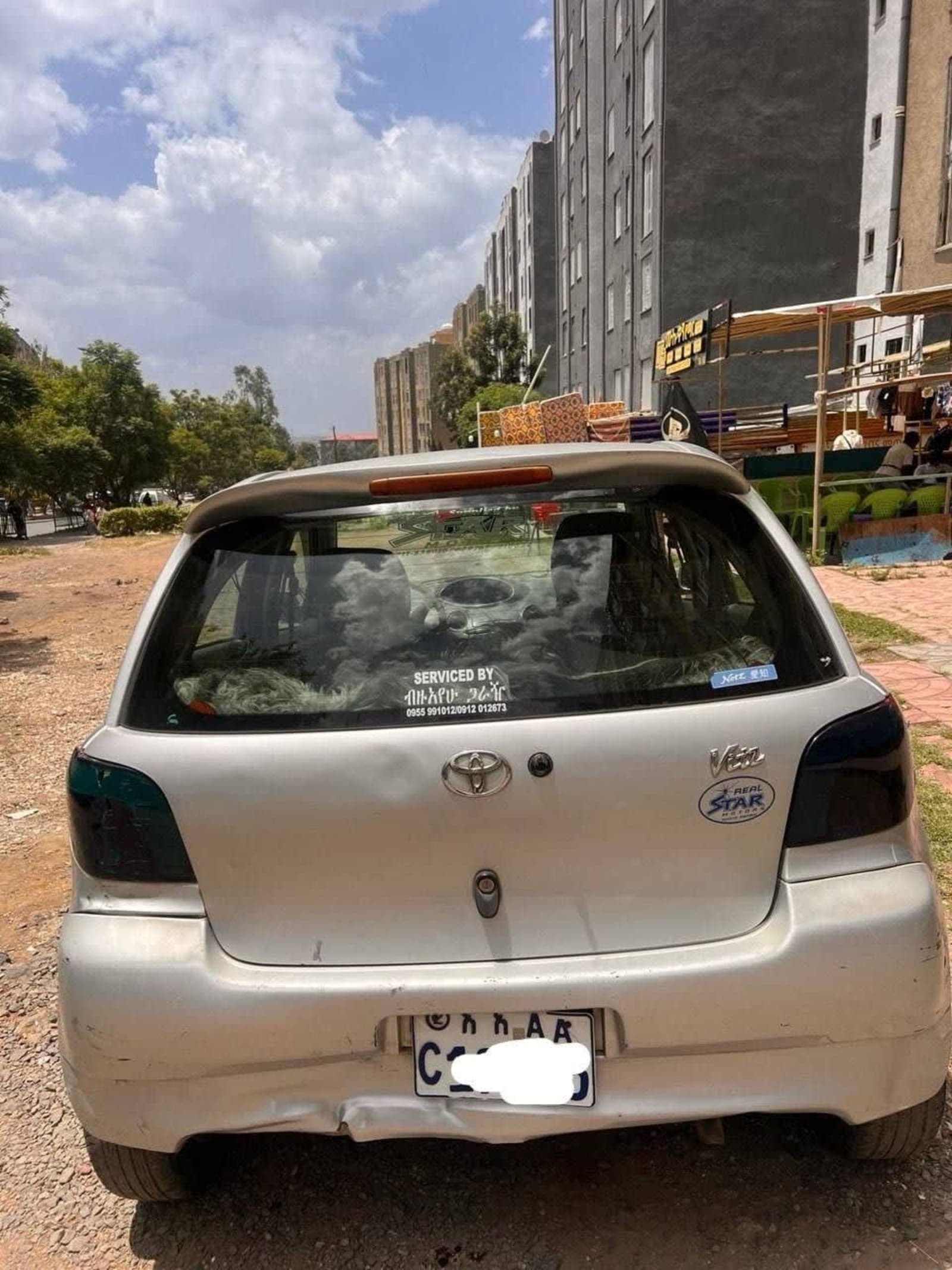 2001 Toyota Vitz — photo 2