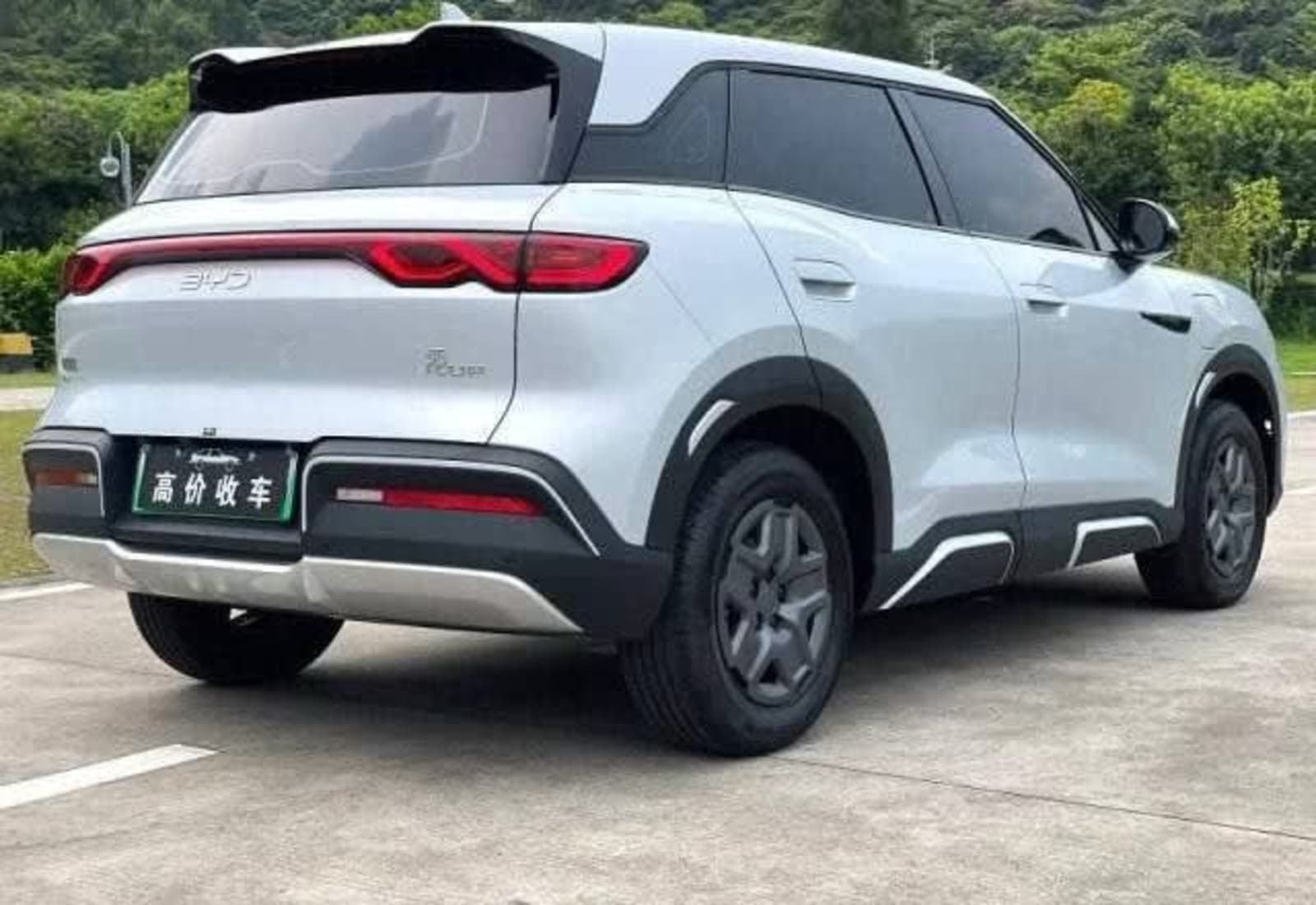 2025 BYD Yuan Up EV 401KM — photo 3