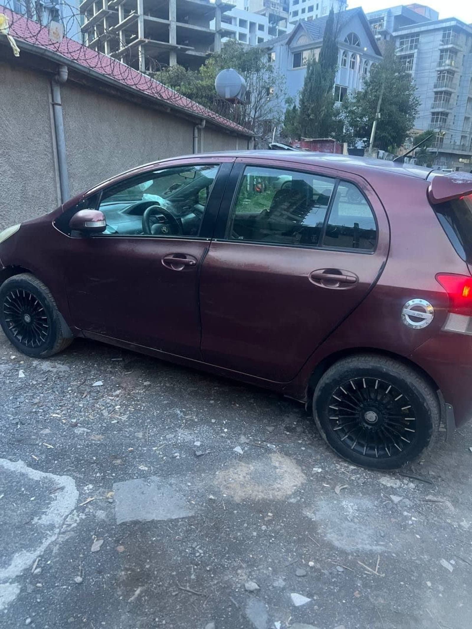 2010 Toyota Compact Yaris — photo 3