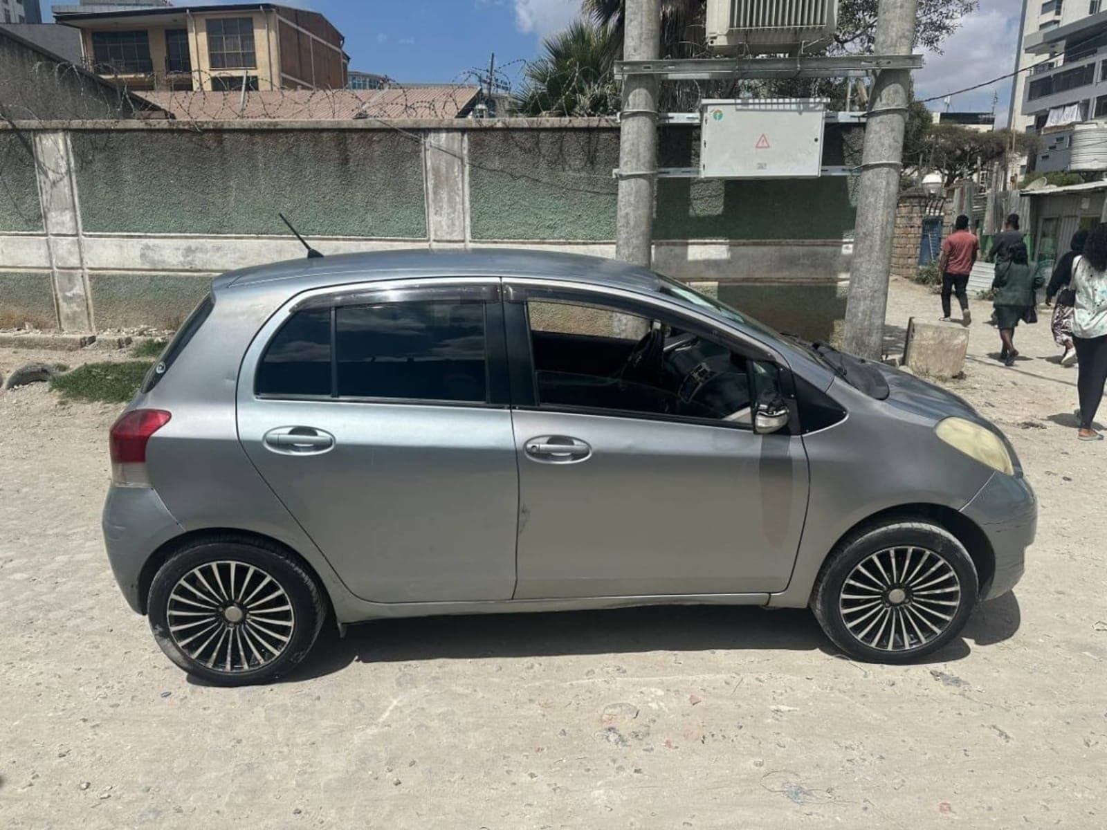 2010 Toyota Yaris — photo 3
