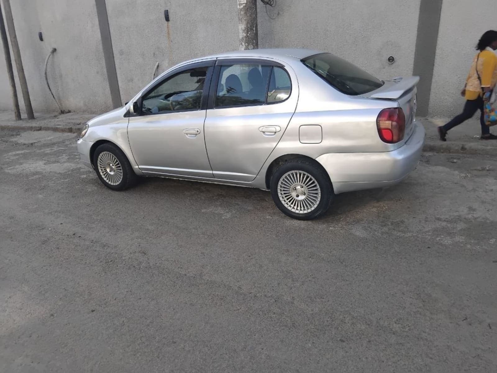 2001 Toyota Paltz — photo 2