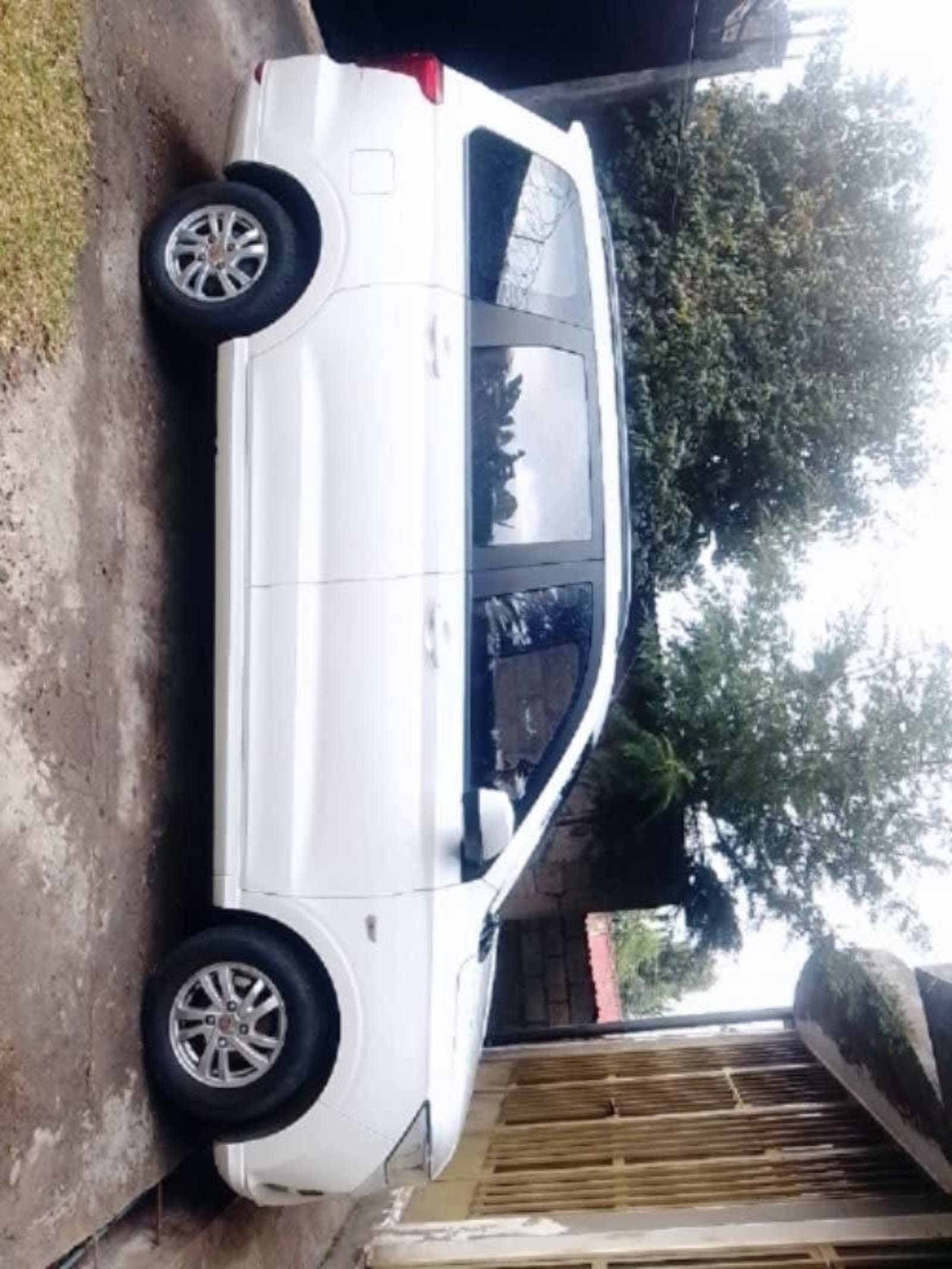 2023 wuling Hongguang S — photo 2
