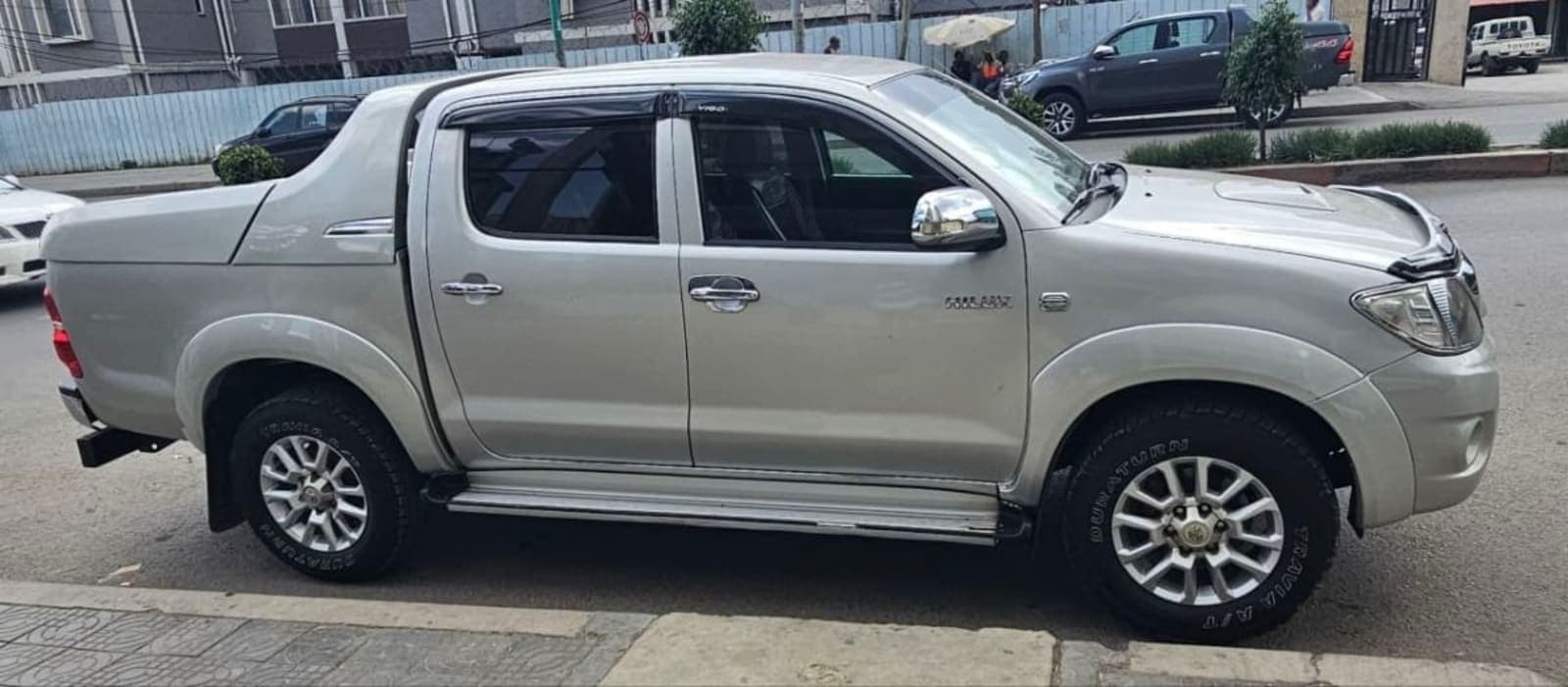 2011 Toyota Hilux Double Cab — photo 7