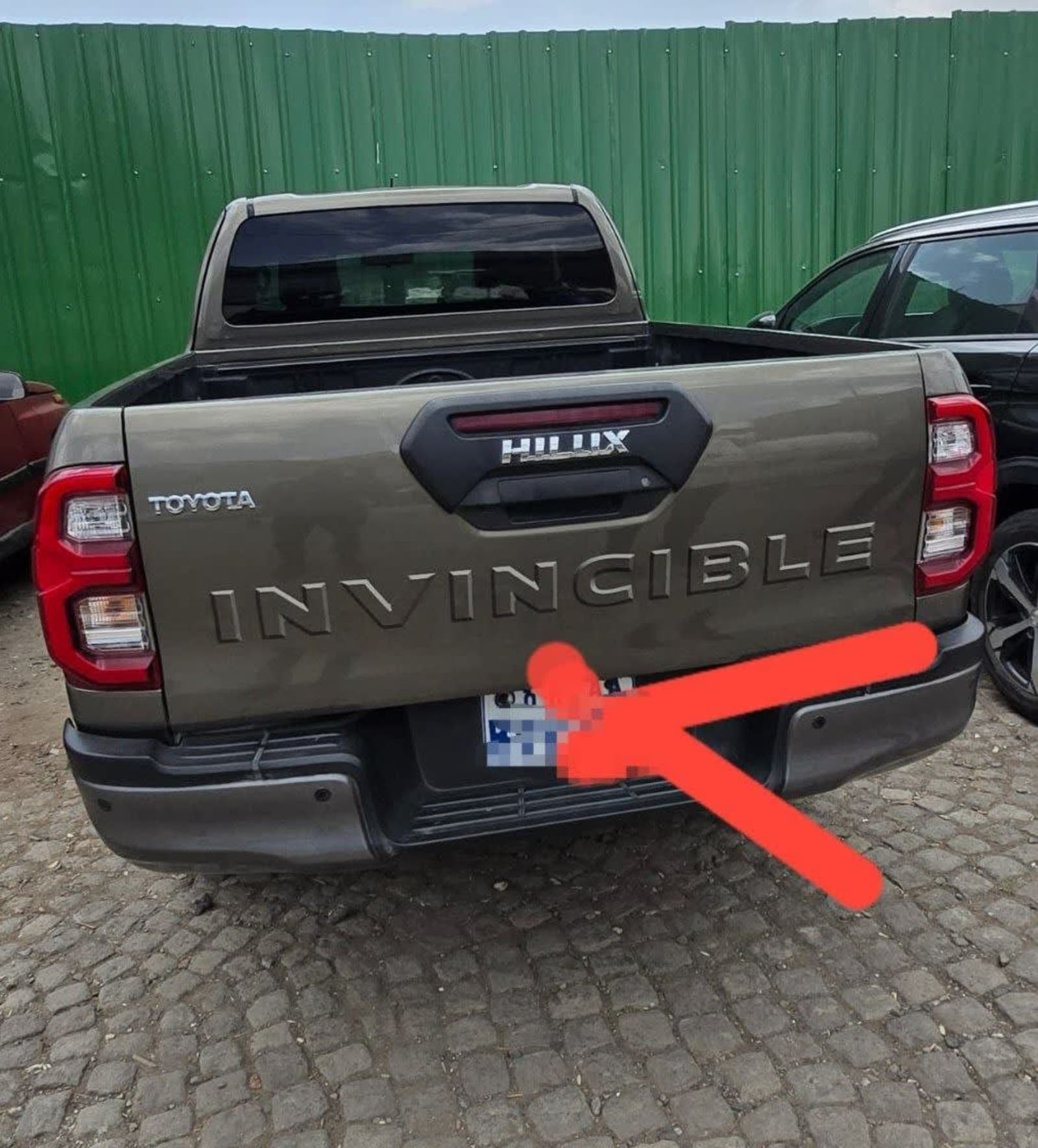 2021 Toyota Invincible King Cab