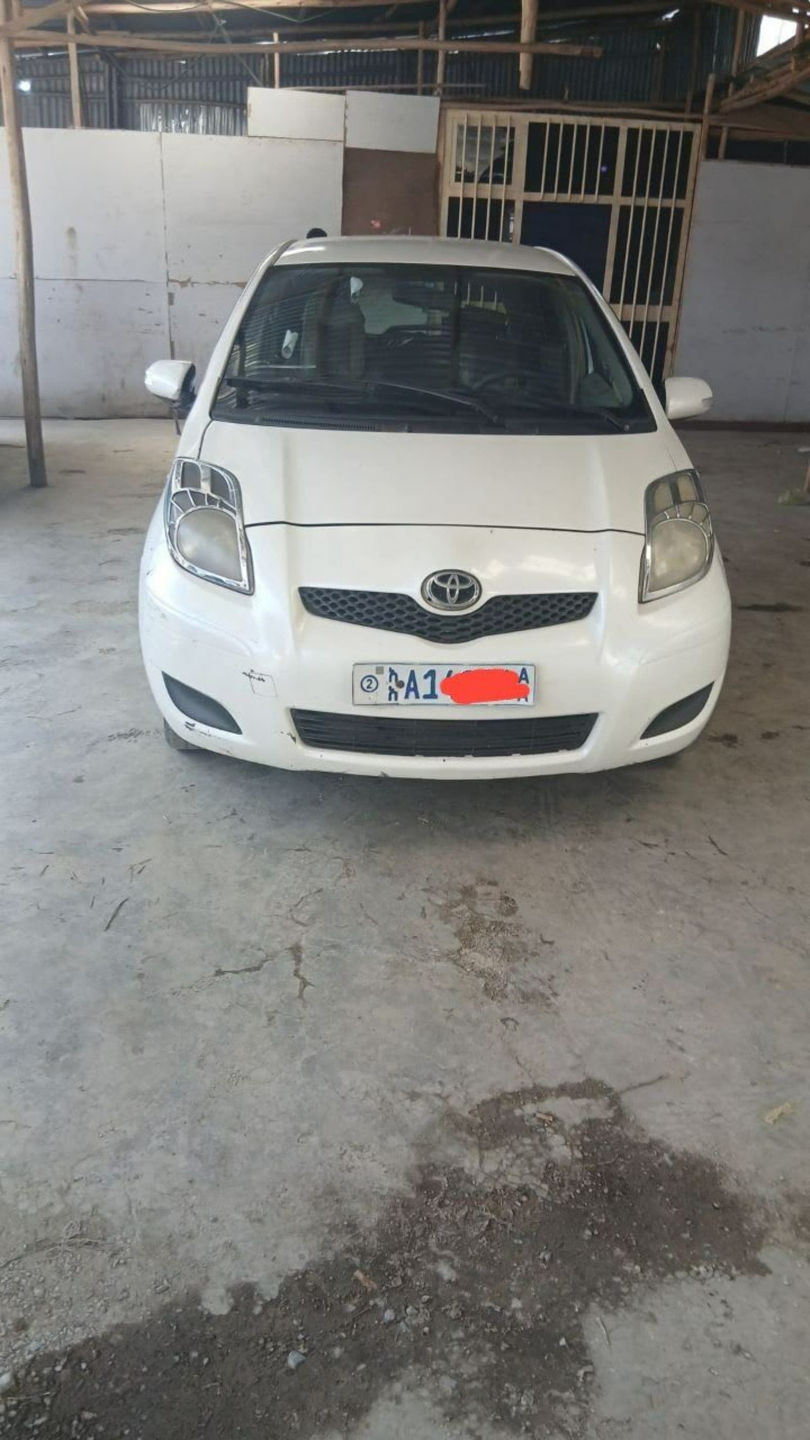 2008 Toyota Yaris compact — photo 3