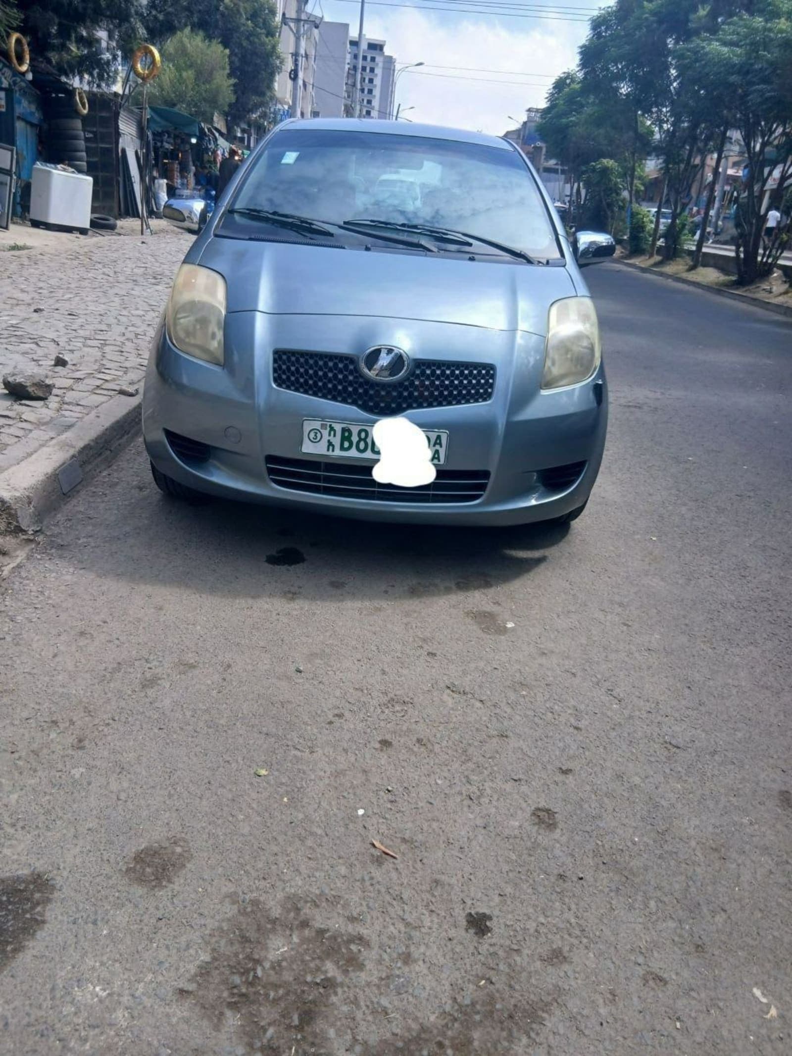 2006 Toyota Yaris compact โ photo 2