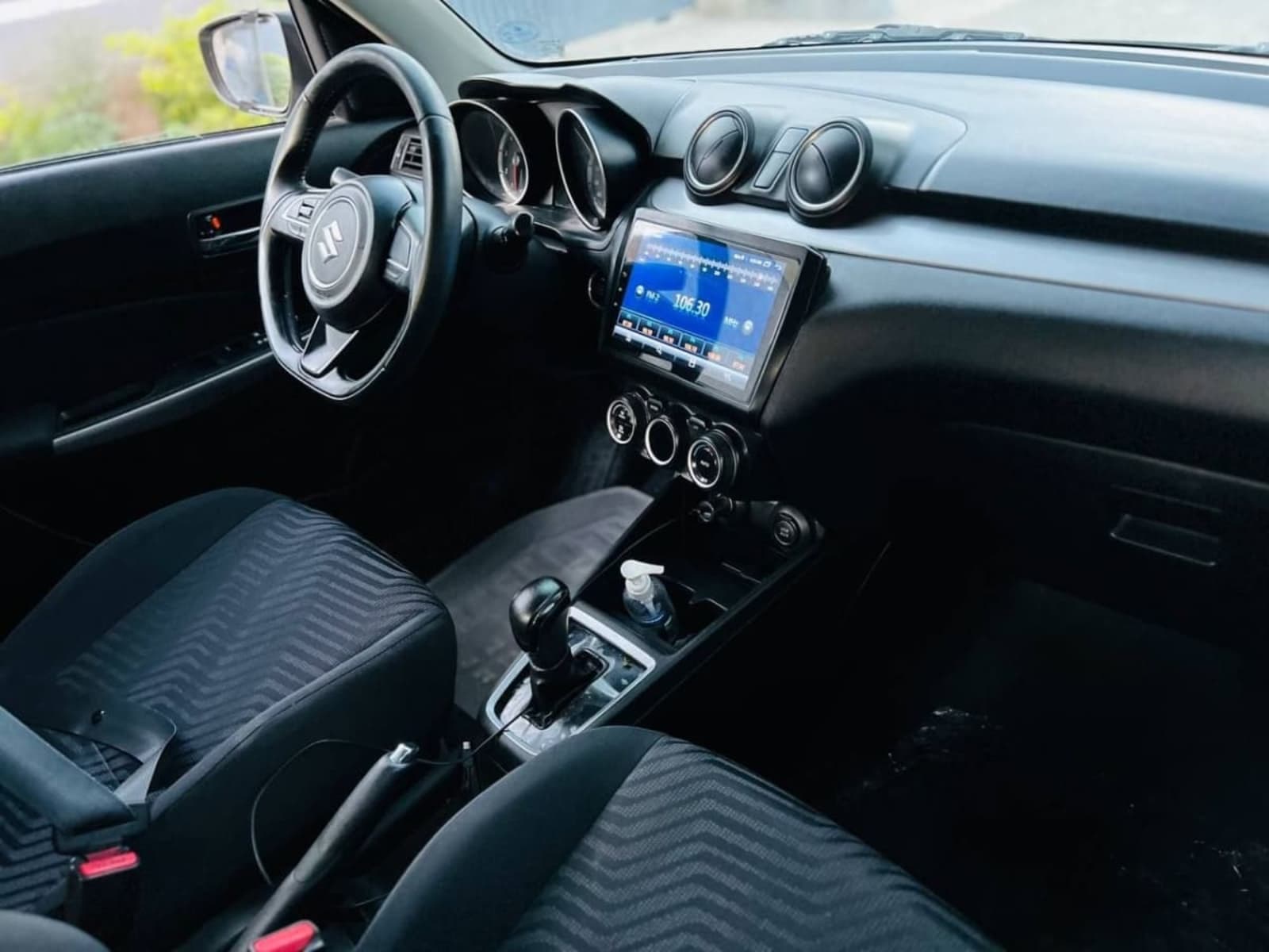 2022 Suzuki Swift — photo 3