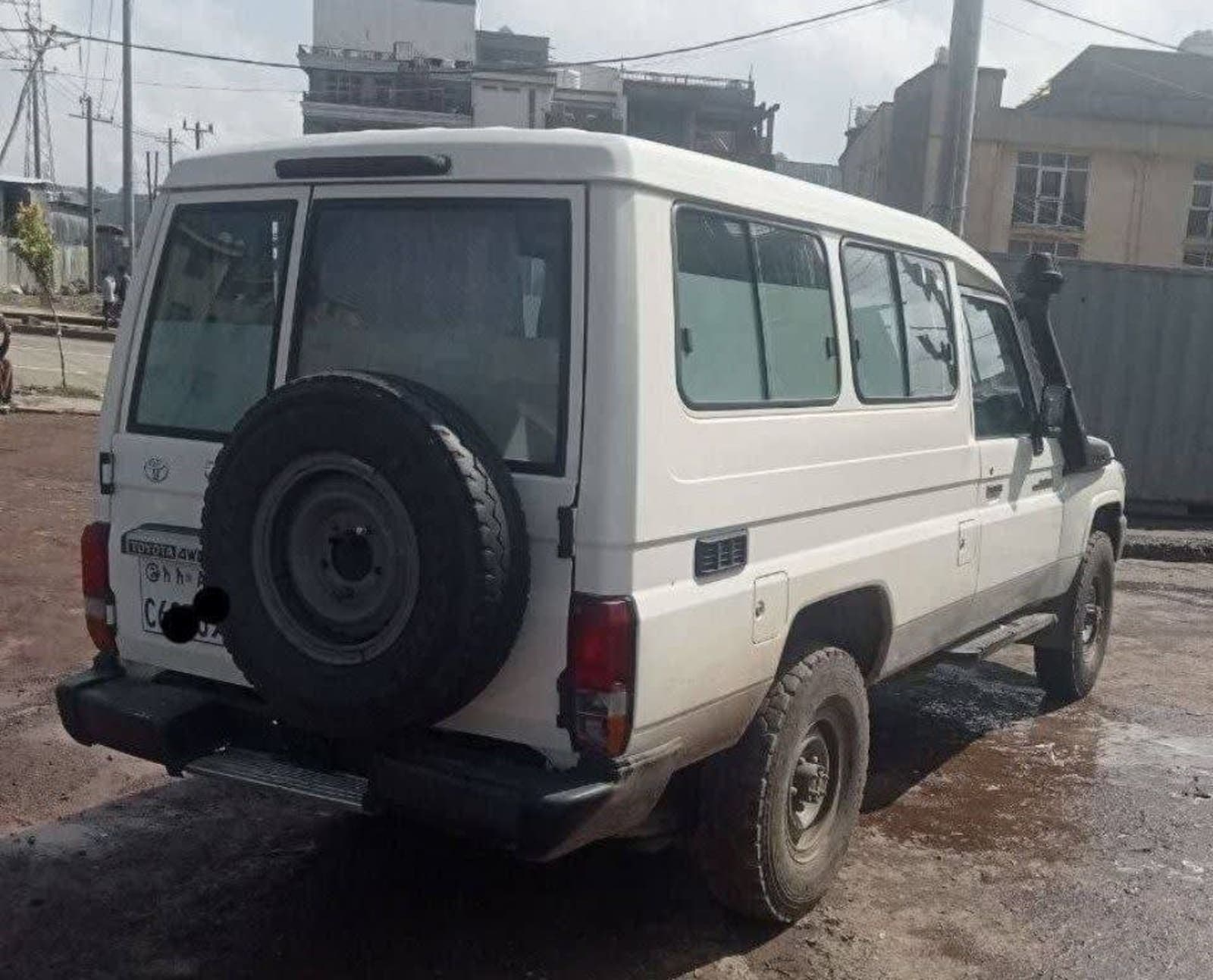 2017 Toyota Land Cruiser 1HZ long Bas — photo 2