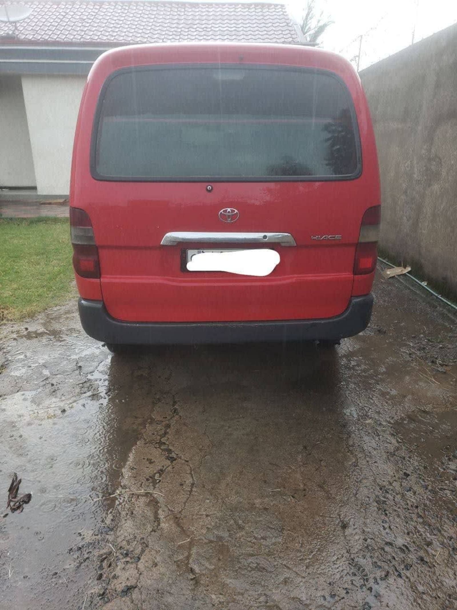2010 Toyota Hiace Dolphin
