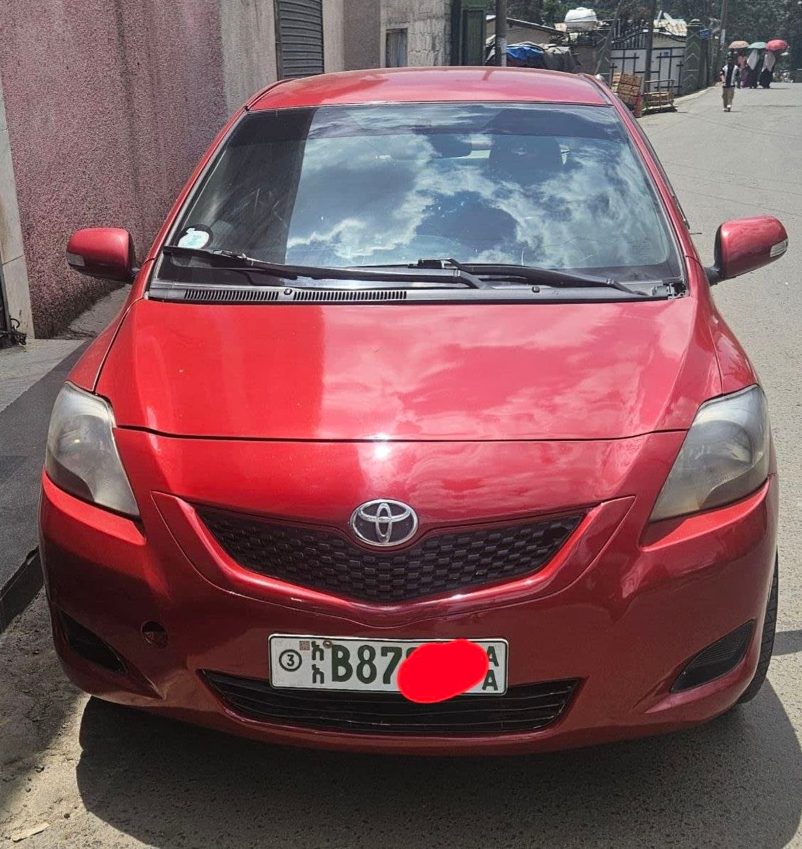 2010 Toyota Yaris Belta — photo 2