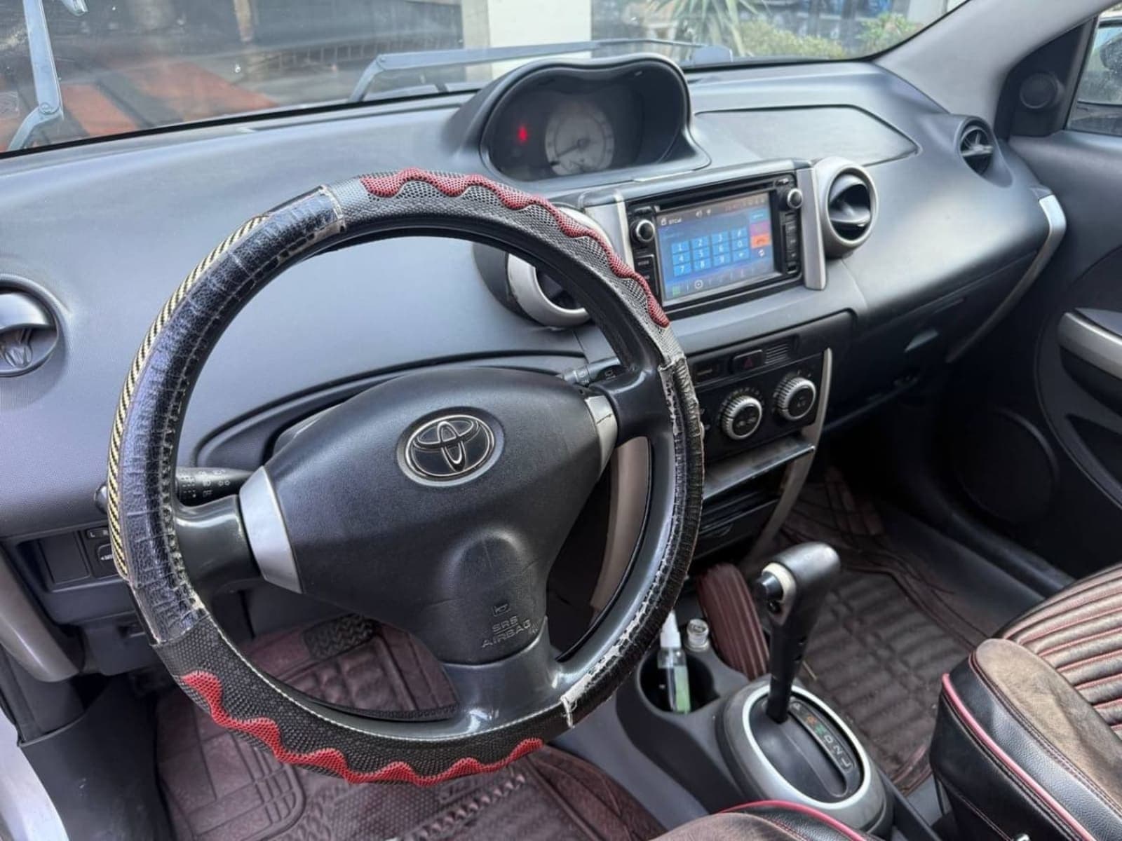 2002 Toyota Corolla ist — photo 3
