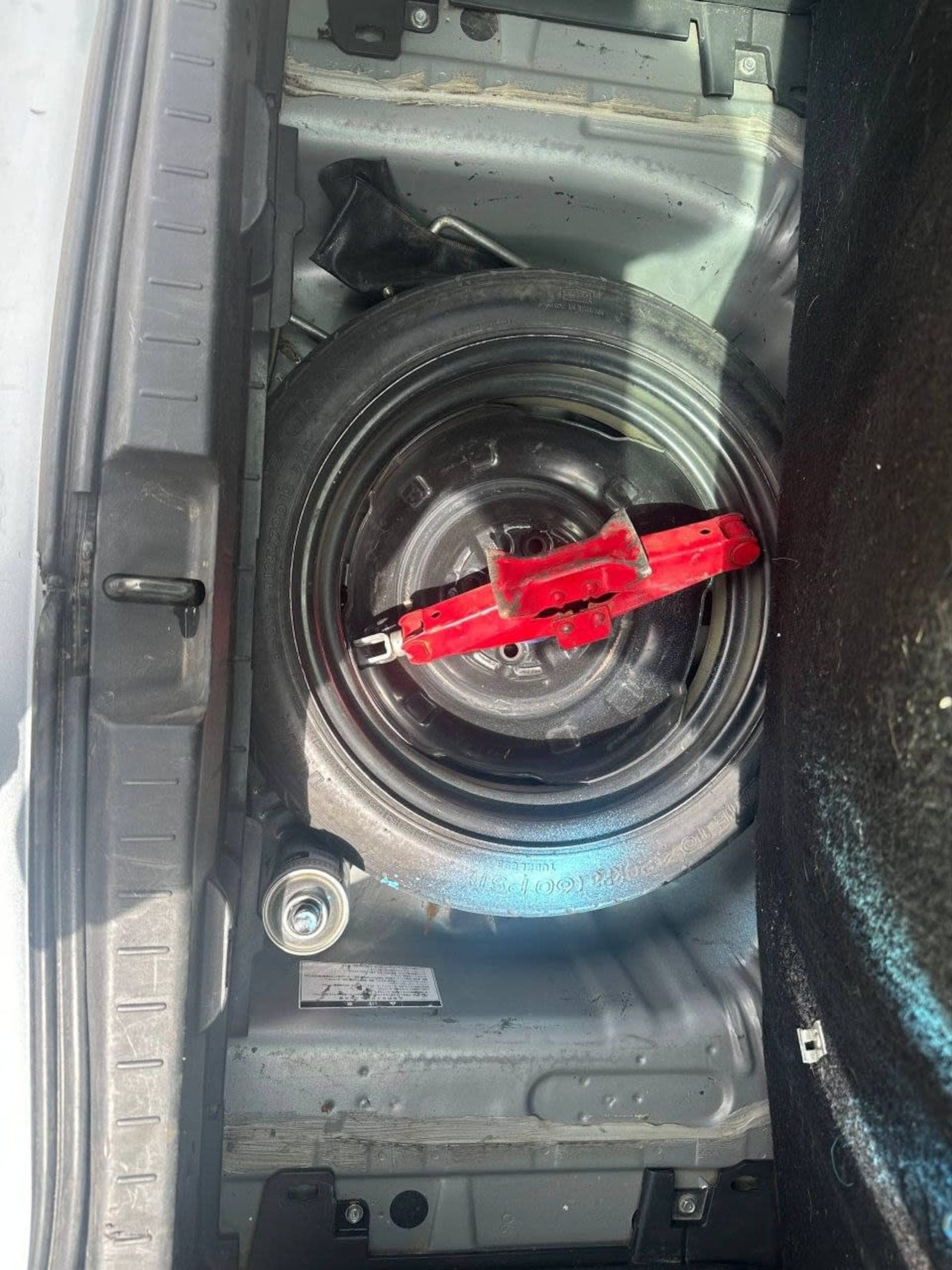 2010 Toyota Yaris Compact — photo 2
