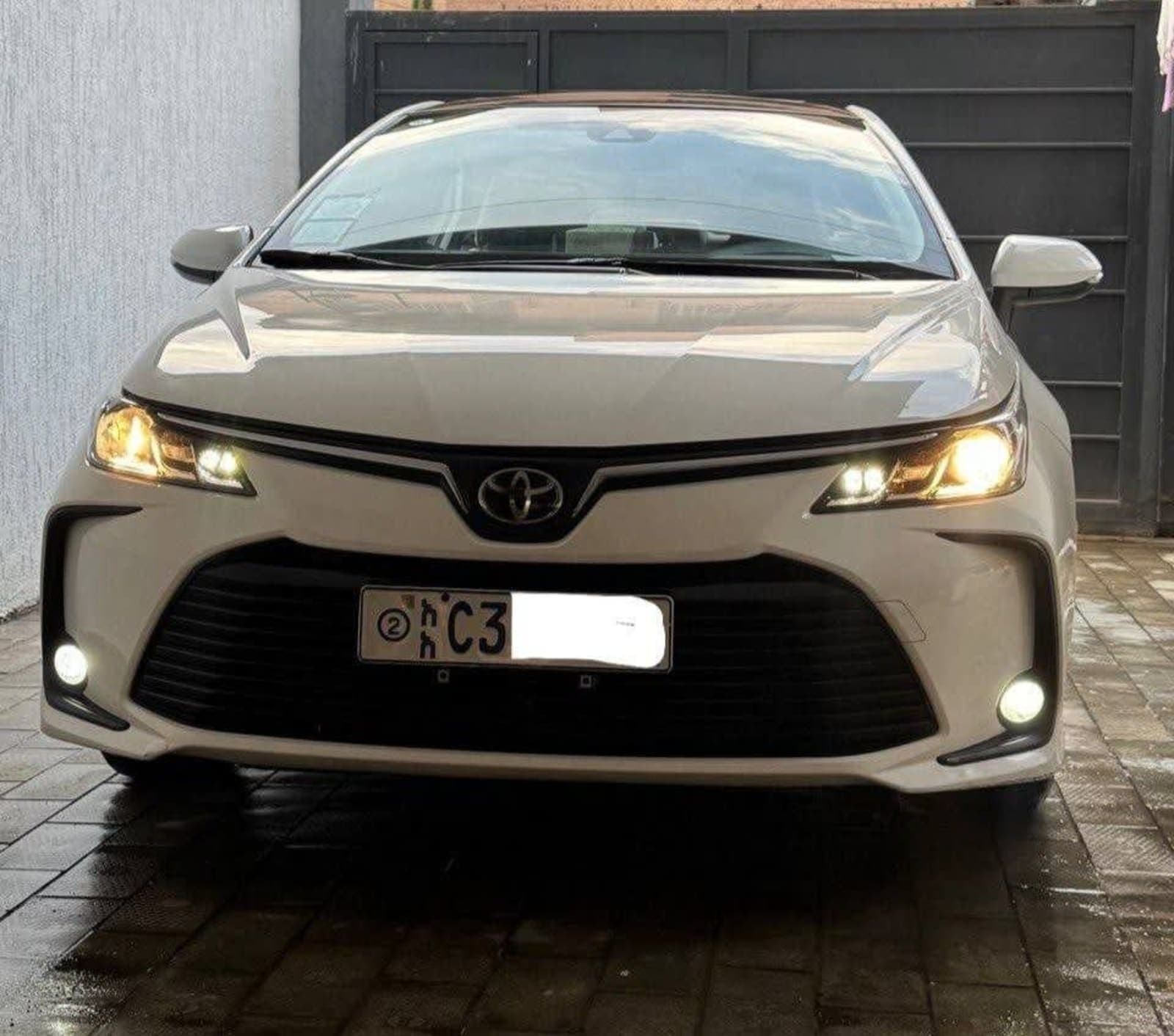 2022 Toyota Corolla Premium — photo 2