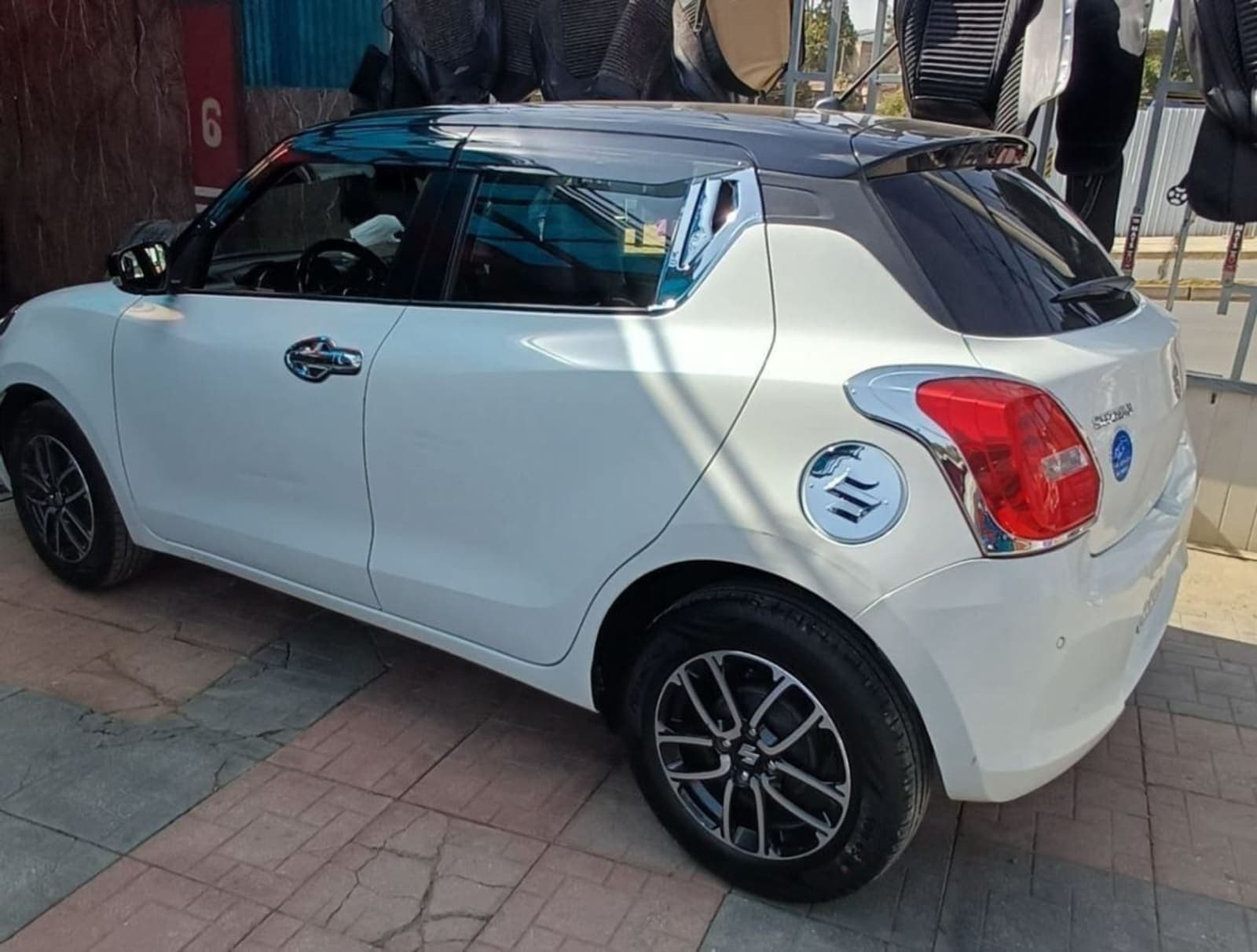 2022 Suzuki Swift — photo 3