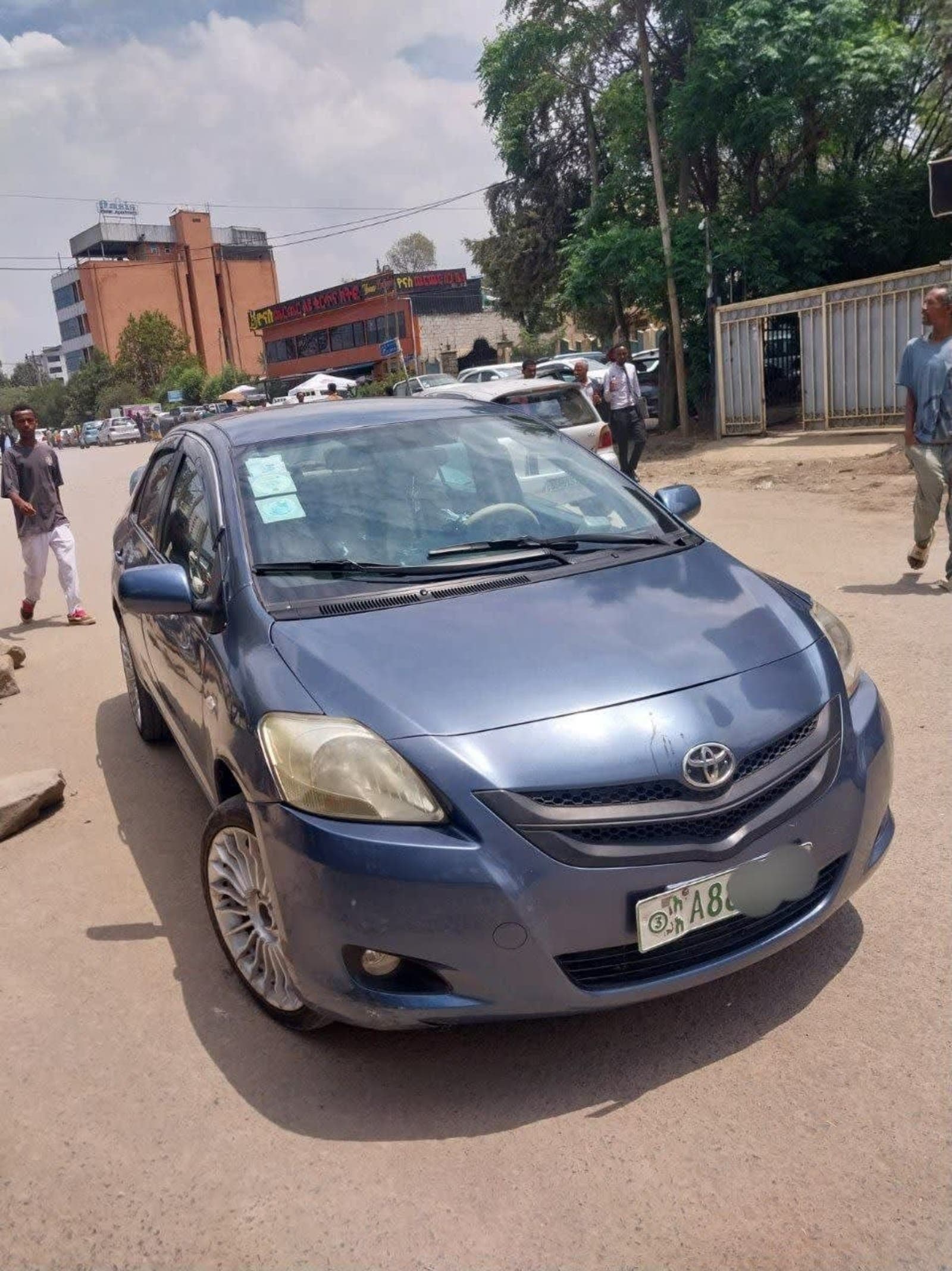 2008 Toyota Yaris Sedan — photo 8
