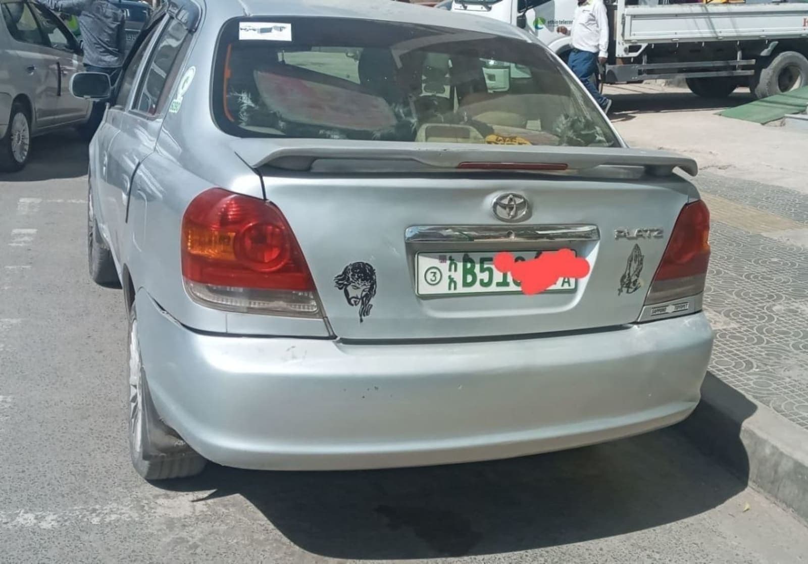 2005 Toyota Platz — photo 4