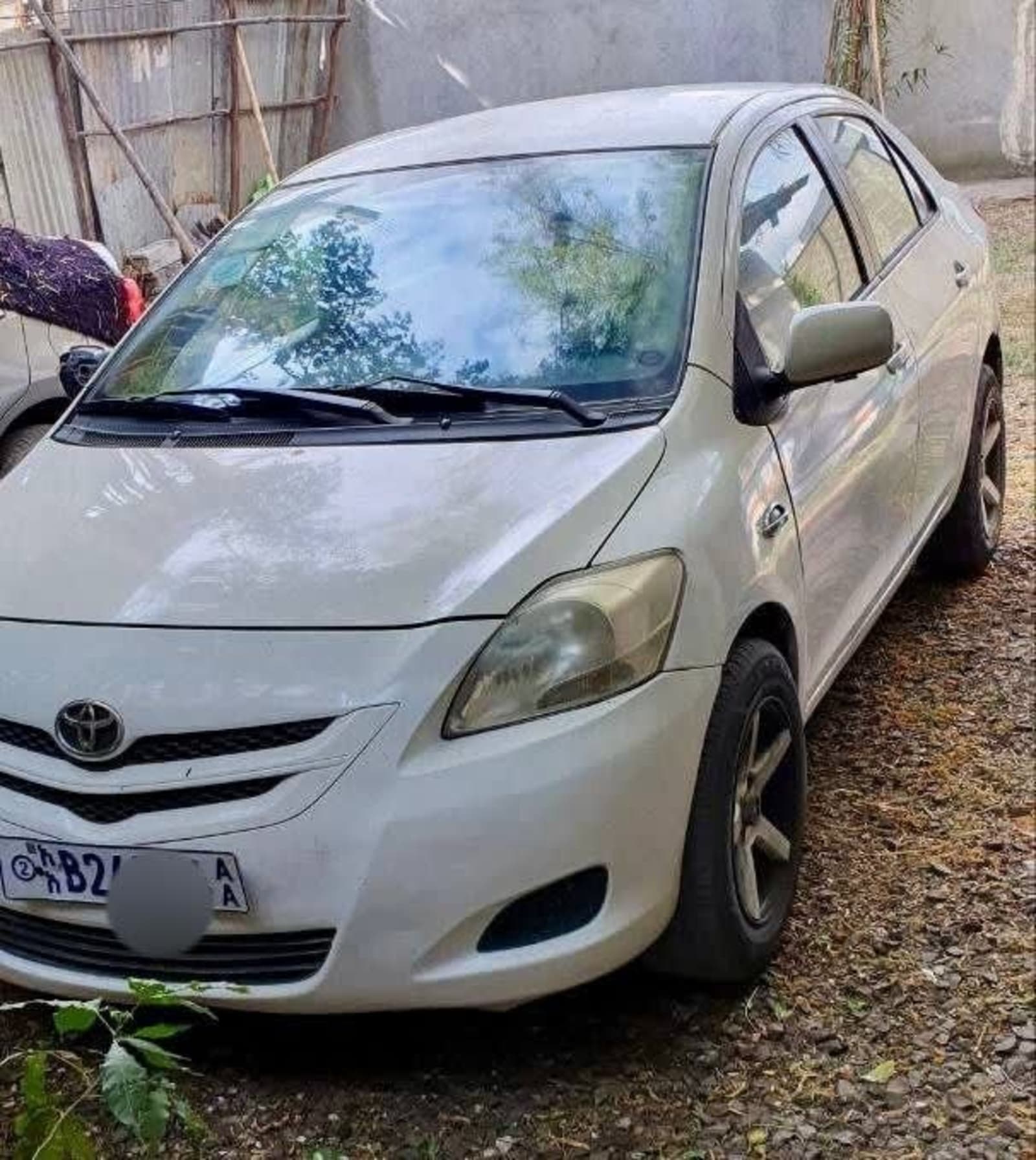 2005 Toyota Yaris Belta — photo 2