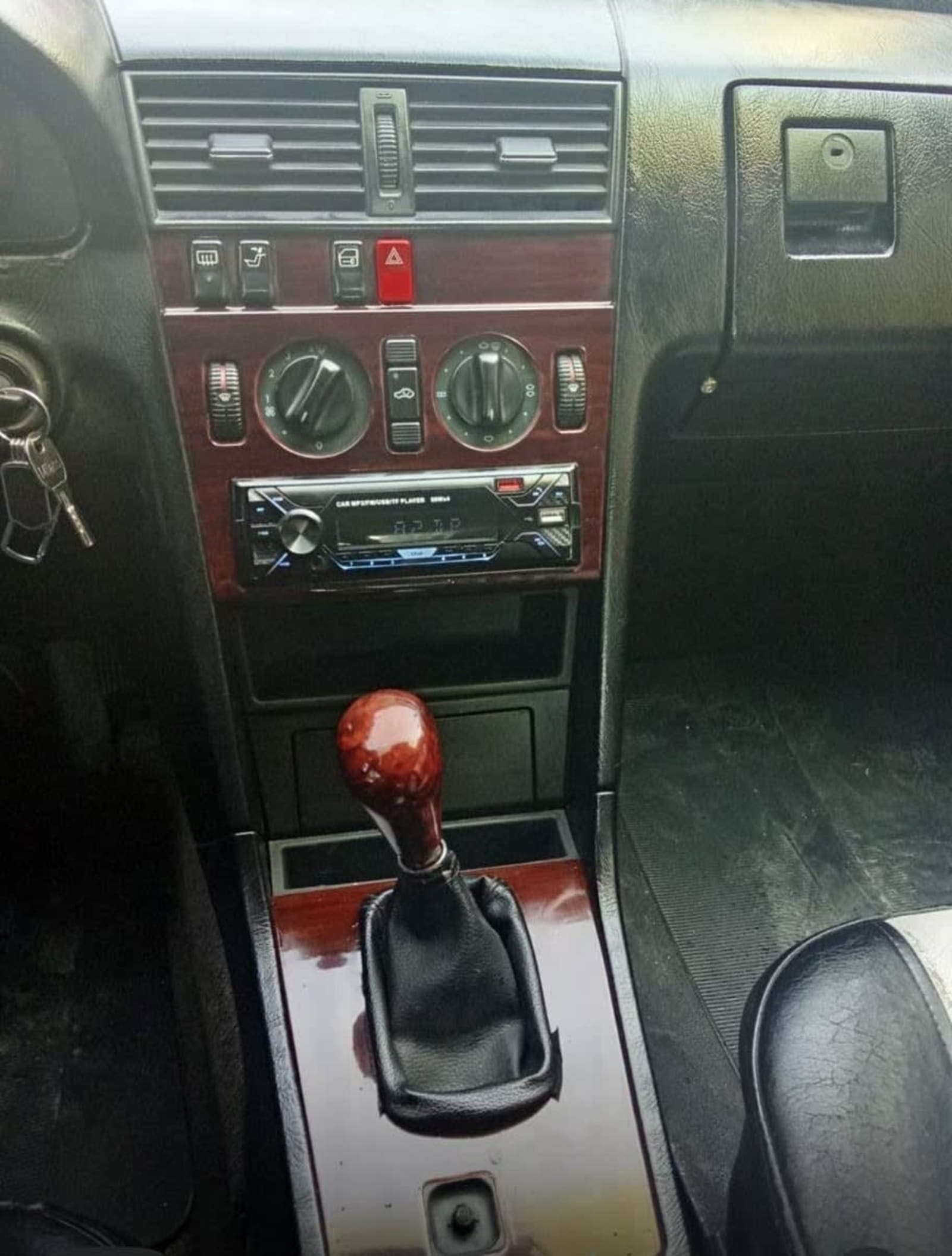 1994 Mercedes-Benz C180 — photo 2